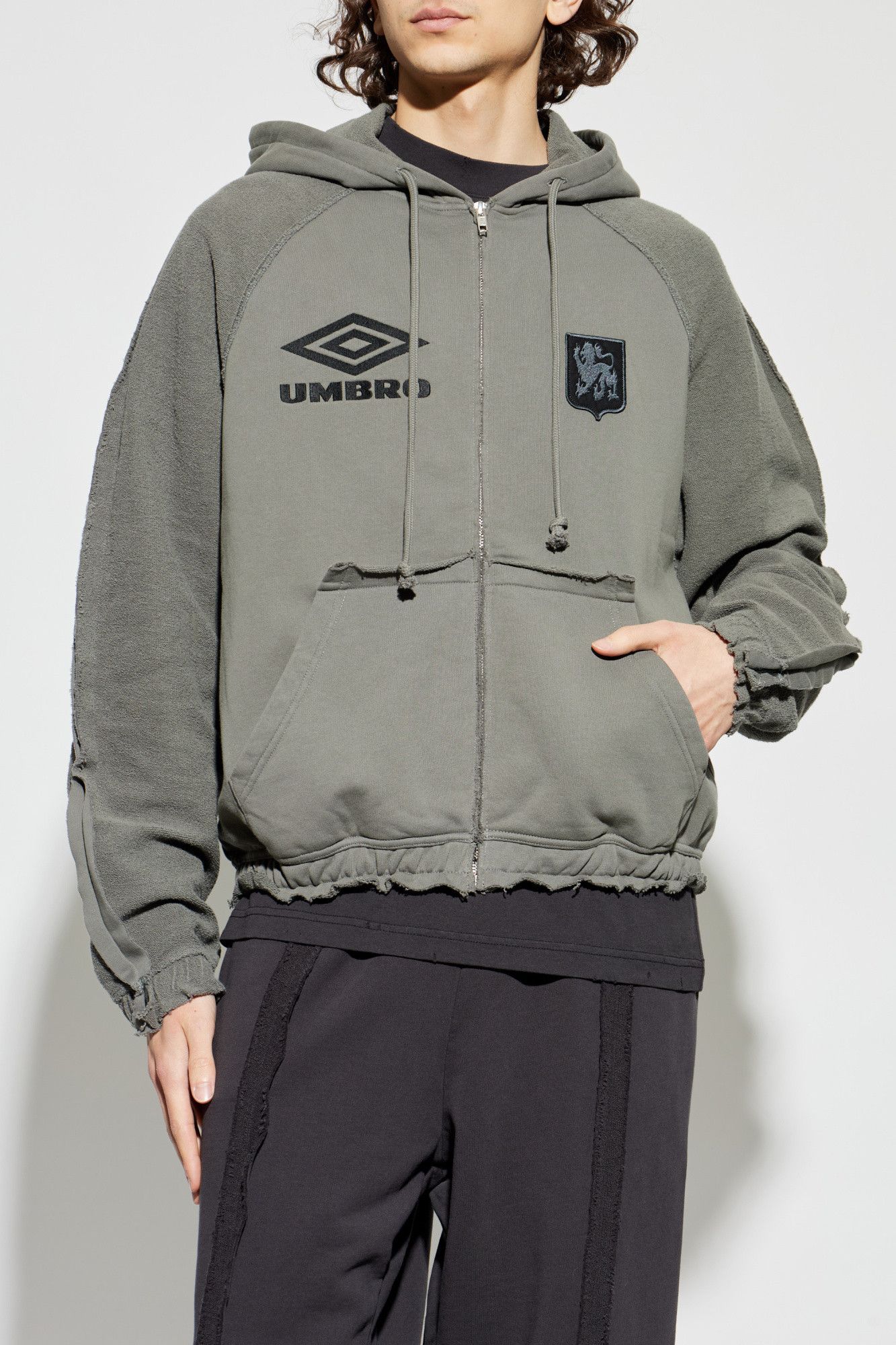 Slam Jam × Umbro Grey Royal Arms Logo Masked Oversized Hoodie Size US M / EU 48-50 / 2 - 2 Thumbnail