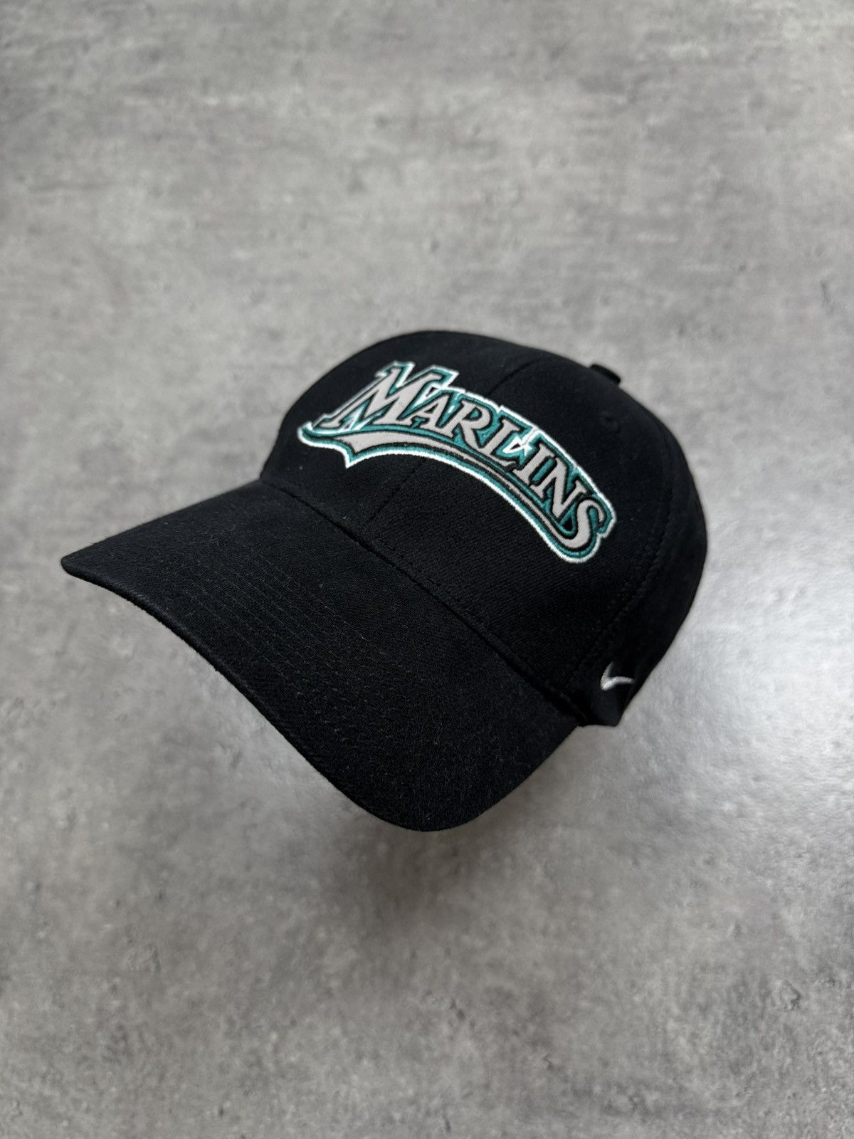 Nike Vintage Nike x NFL Marlins Cap Streetwear Sport Style 00s Size ONE SIZE - 1 Thumbnail