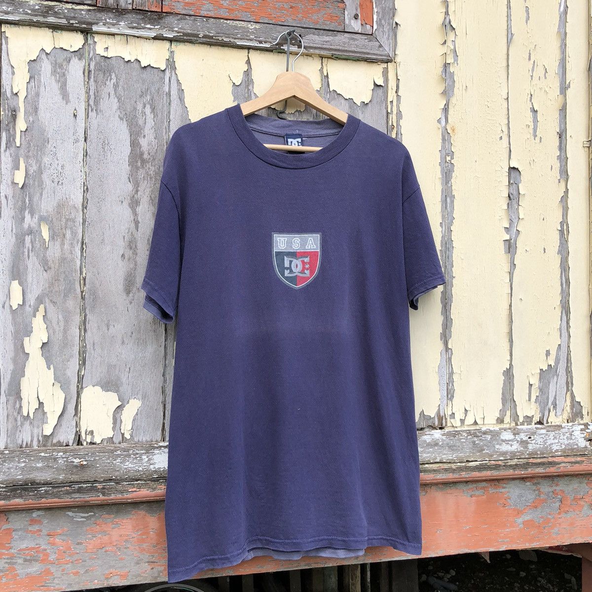 Vintage Vintage 90s Faded DCSHOECO USA Skate Tshirt Size US M / EU 48-50 / 2 - 2 Thumbnail