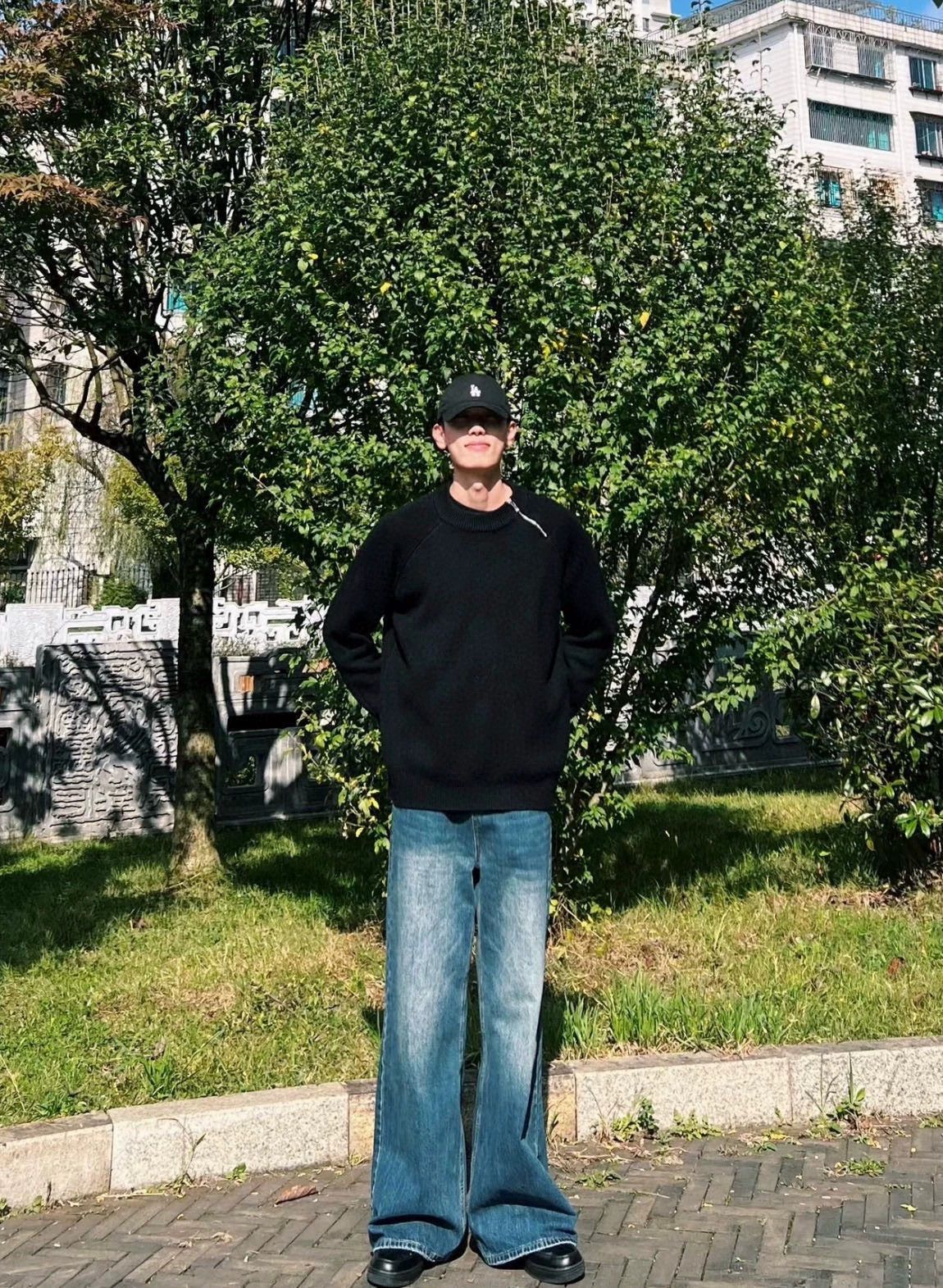 Dior black irregular zip sweatshirt by dior Size US S / EU 44-46 / 1 - 7 Thumbnail
