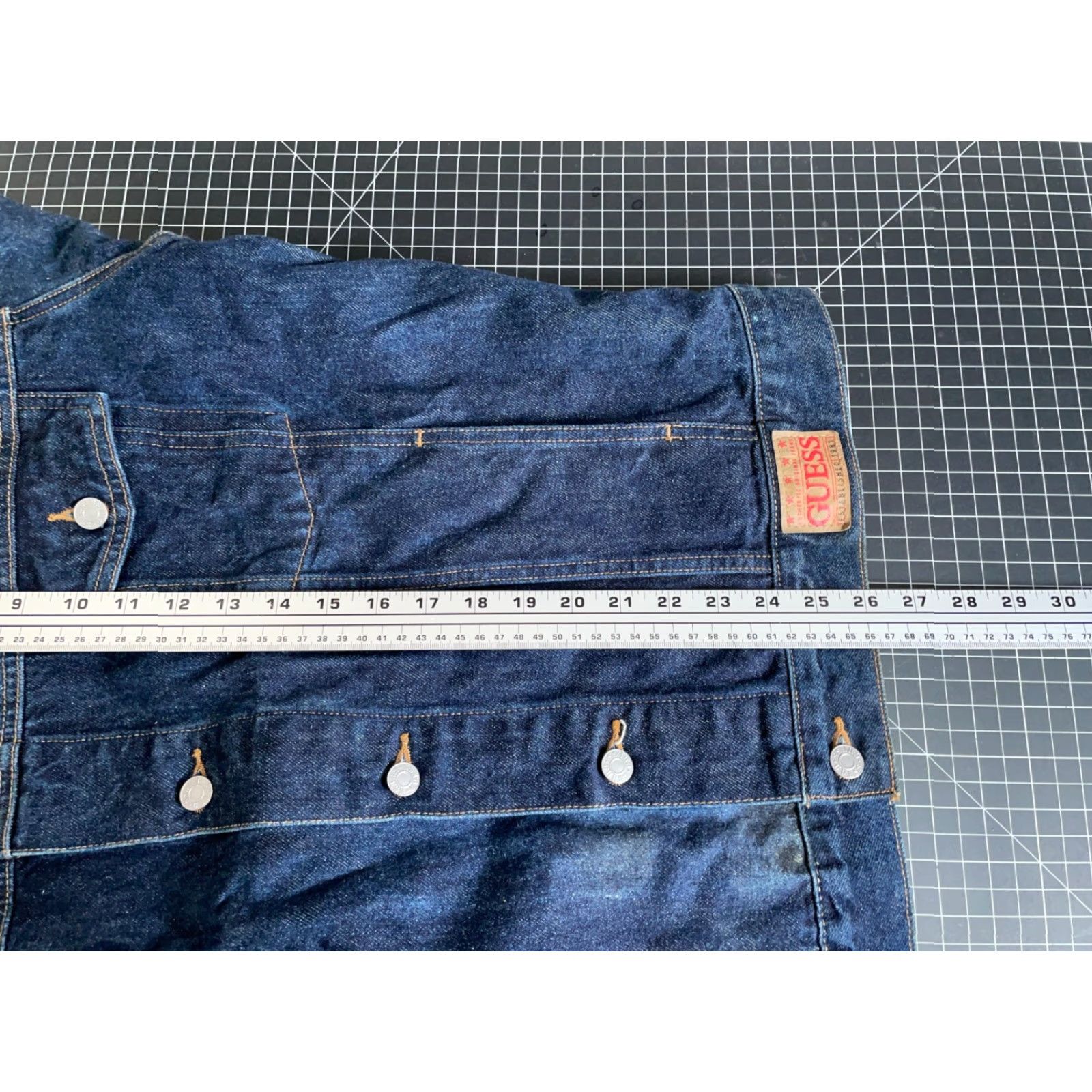 Guess VINTAGE GUESS Jeans Jacket Mens XL Dark Blue Denim Unlined Trucker 90s Retro Button Front Spin? Size US 36 / EU 52 - 6 Thumbnail