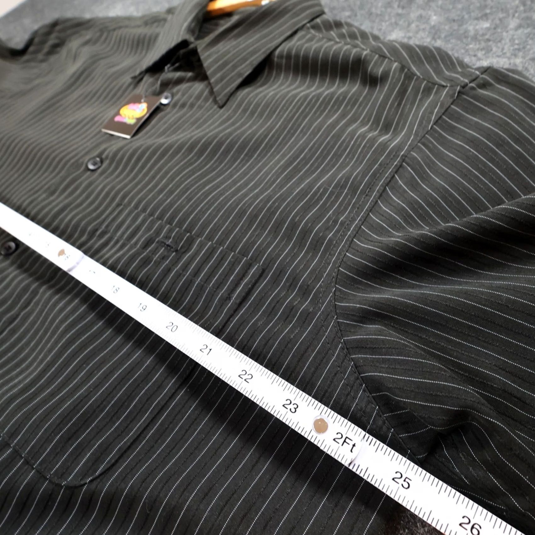 Marcs Marc Edwards Button Front Shirt Mens XL Black Excellent Pinstripe Microfiber Short Sleeve Casual Workwear Button-Up Size US XL / EU 56 / 4 - 3 Thumbnail