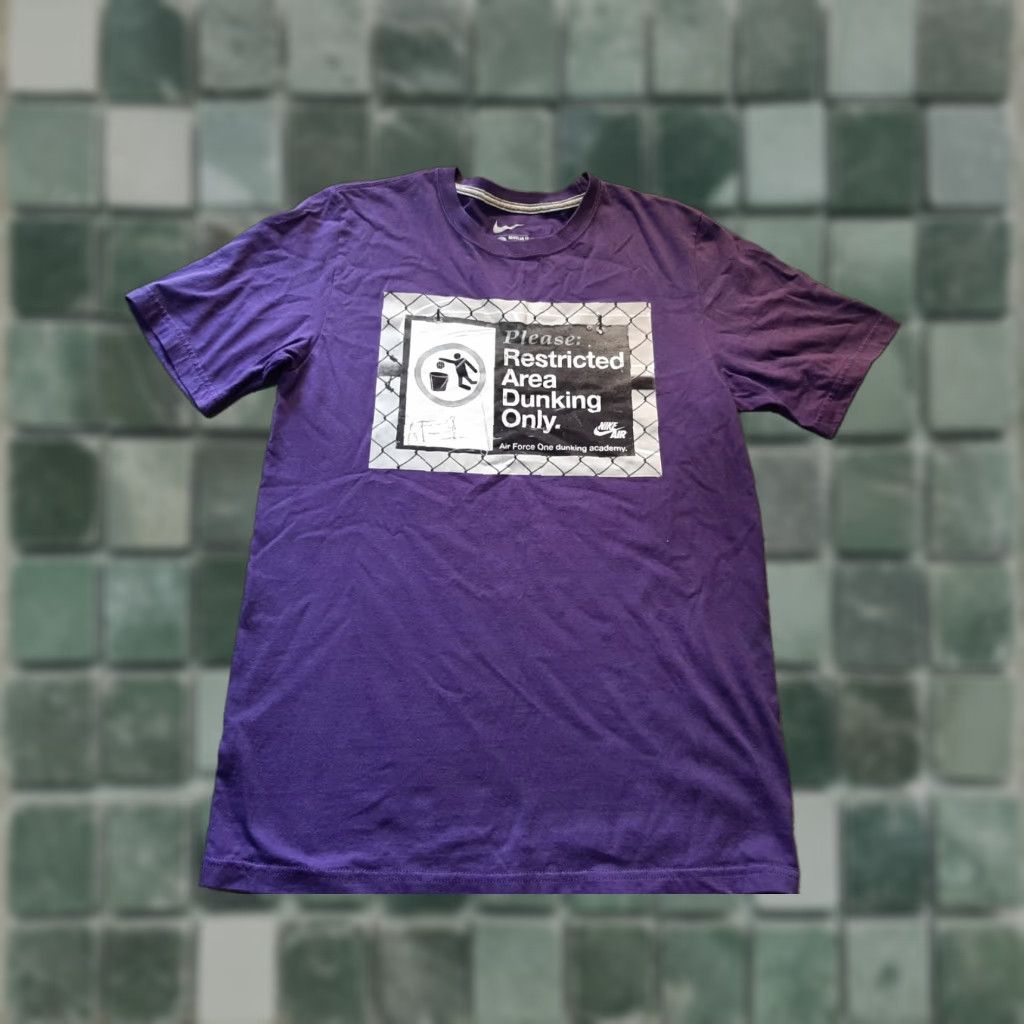 Nike Nike Air Force One Shirt Mens Small S Dunking Academy Purple Short Sleeve 90s Logo Sports Size US S / EU 44-46 / 1 - 1 Thumbnail