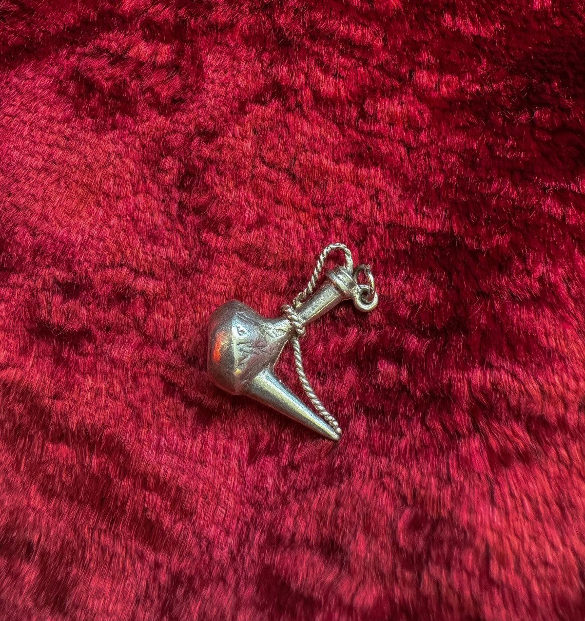 Vintage Aladdin’s lamp made of silver Size ONE SIZE - 1 Preview