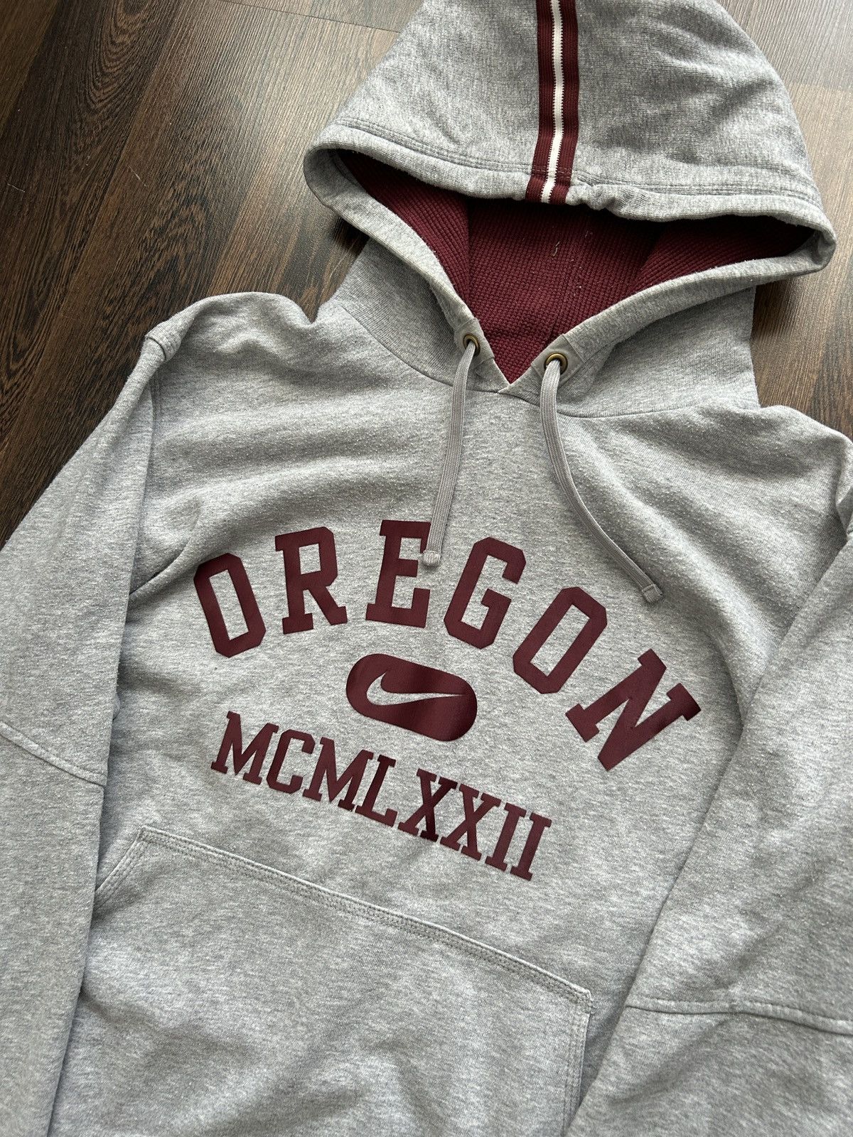 Nike × Vintage 🗿 NIKE TEAM OREGON CENTRAL SWOOSH SPELLOUT LOGO HOODIE Y2K Size US L / EU 52-54 / 3 - 2 Thumbnail