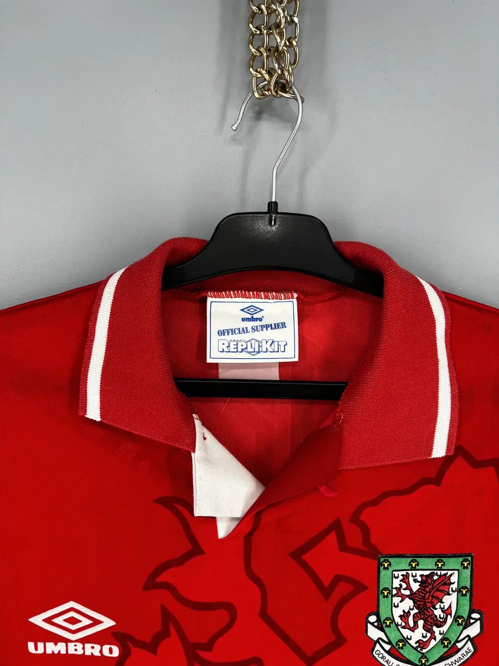 Sports Specialties Vintage Wales Home Football Shirt 1993/94 Adults Umbro Size US L / EU 52-54 / 3 - 10 Thumbnail