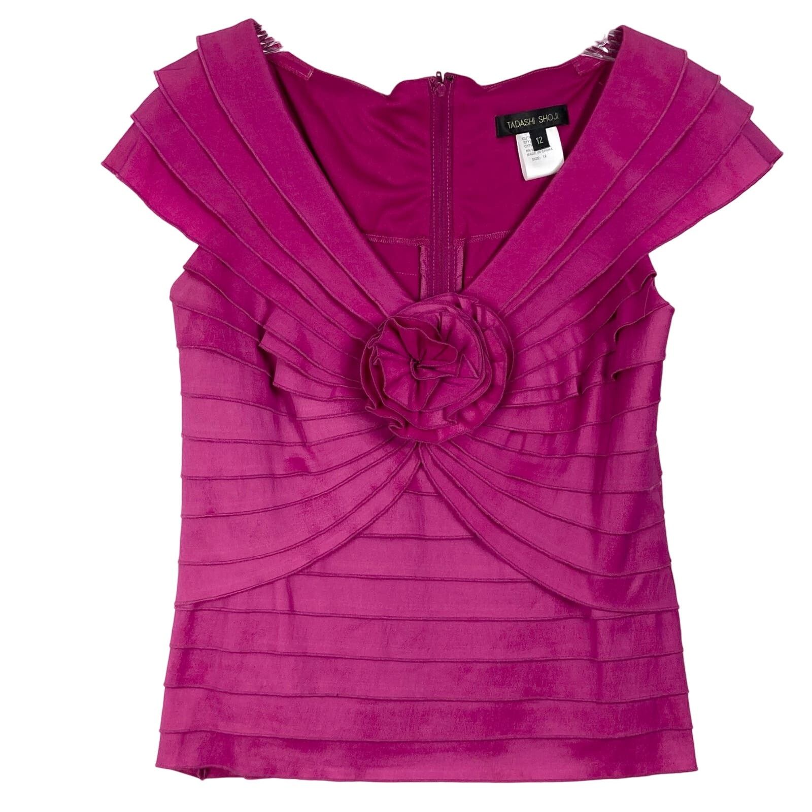 カシニョール 、【MAUVE BLOUSE WITH JABOTS】、日本未発売 TADASHI SHOJI Blouse Size 12/L Pink Ruffle Rosette Taffeta
