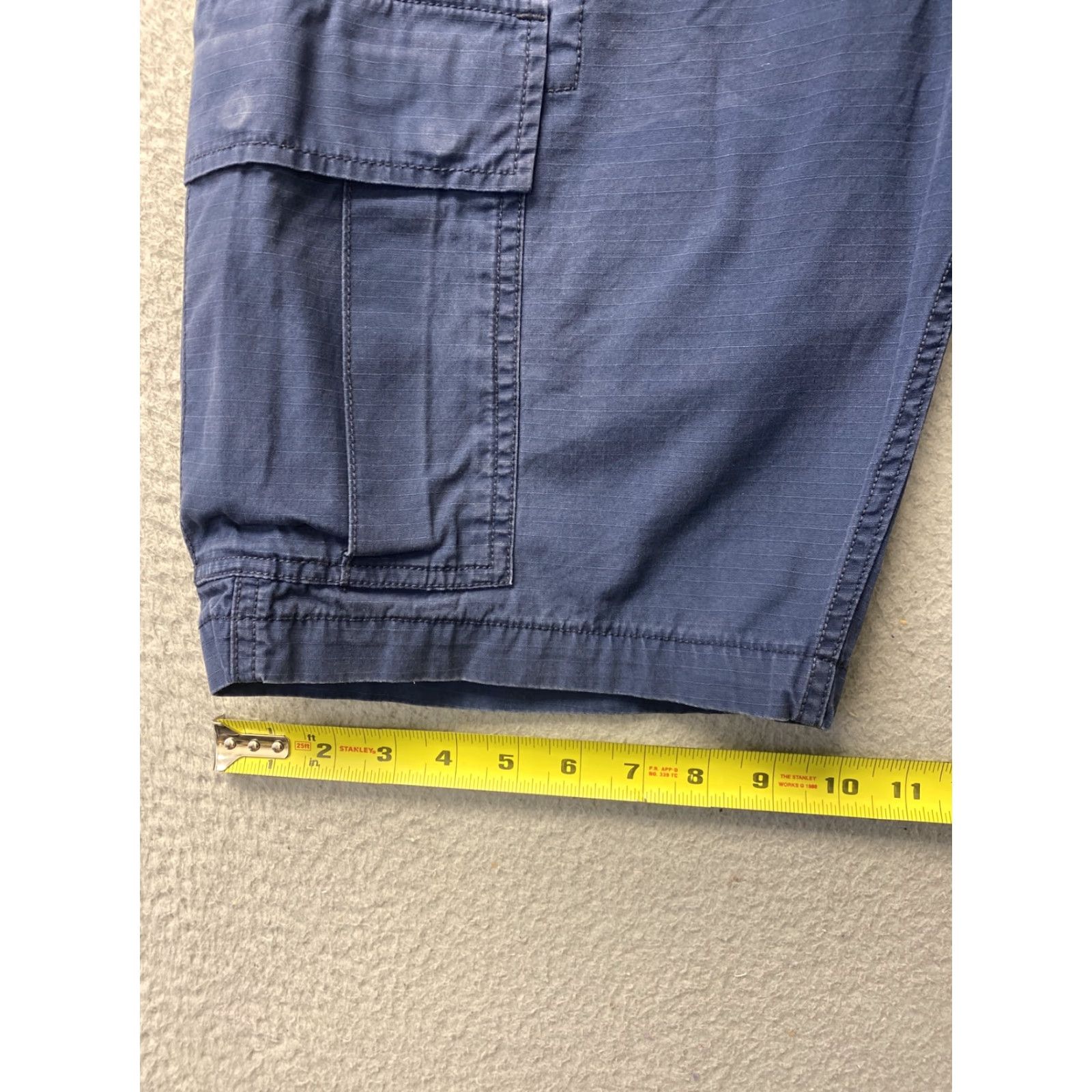 Vintage Levi’s Shorts Cargo 30 Navy Flat Front Regular Adult Cotton Blend Golf Rugby Outdoor Casual Mens Size US 30 / EU 46 - 6 Thumbnail