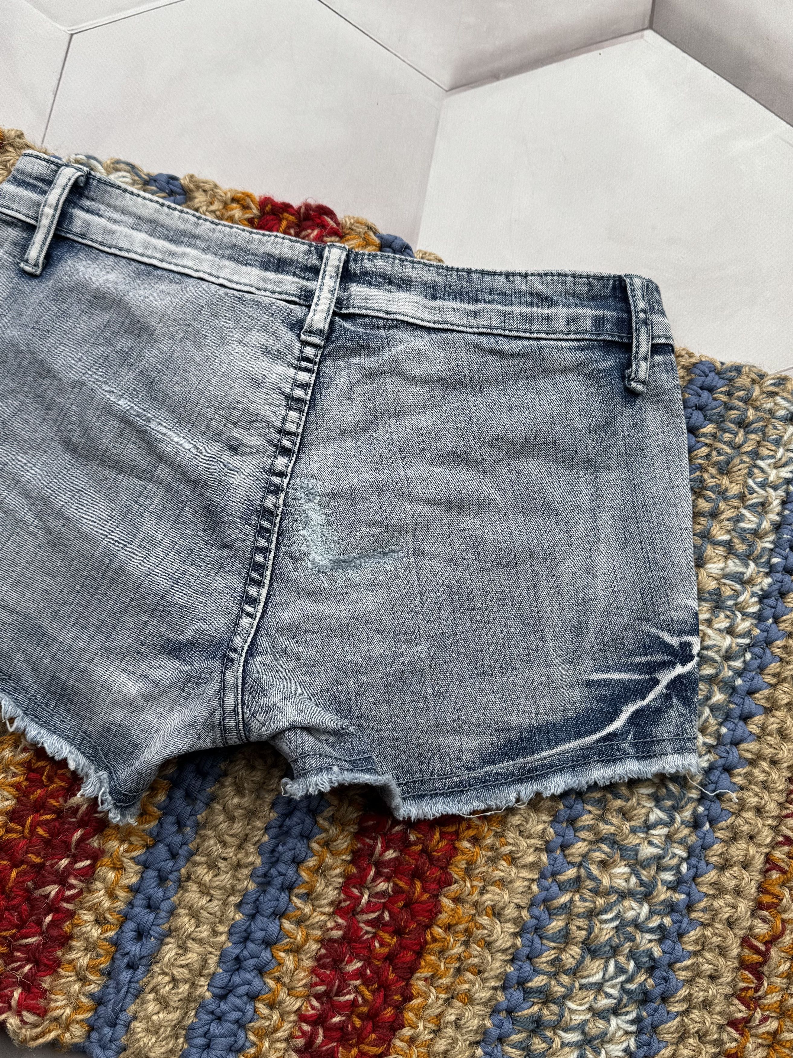 Japanese Brand Vintage Denim Mini Shorts (E4) Size 26" / US 2 / IT 38 - 6 Thumbnail