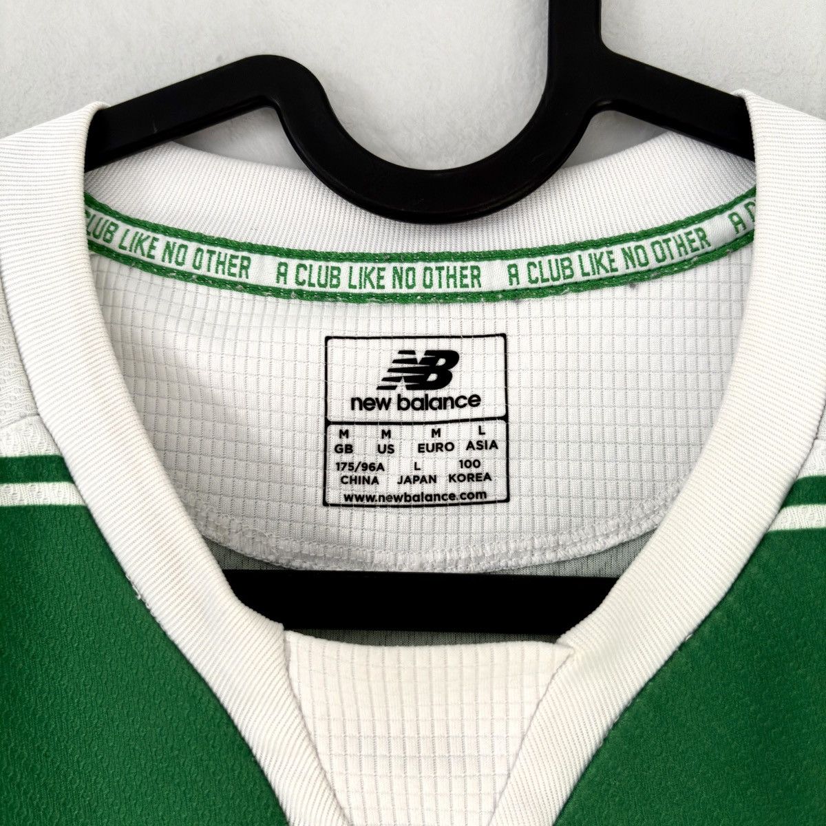 New Balance × Vintage 2015 2016 Celtic Scotland New Balance Home Kit Soccer Jersey Size US M / EU 48-50 / 2 - 5 Thumbnail