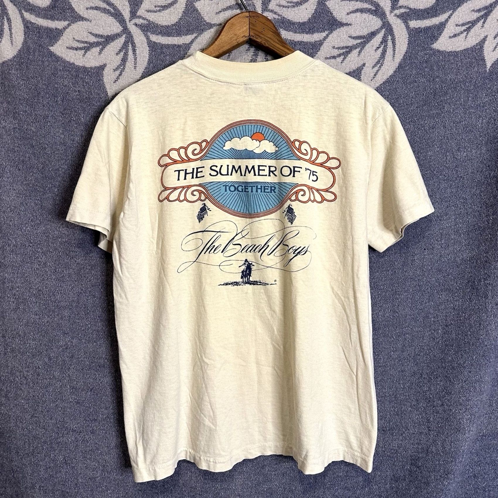 Vintage VINTAGE Beach Boys Chicago Band Shirt Summer Of 1975 Adult Med Beige BVD Size US M / EU 48-50 / 2 - 4 Thumbnail