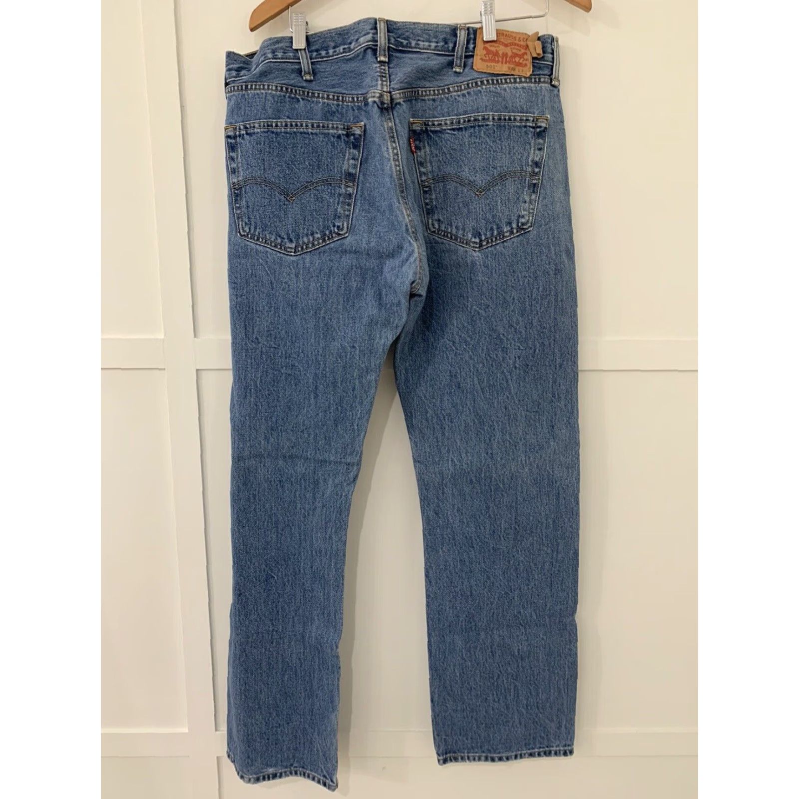 Levi's Men Levi’s 501 Jeans Vintage 90s Size 38 x 32 Button Fly Regular Inseam 32 Blue Denim Straight Size US 38 / EU 54 - 2 Thumbnail