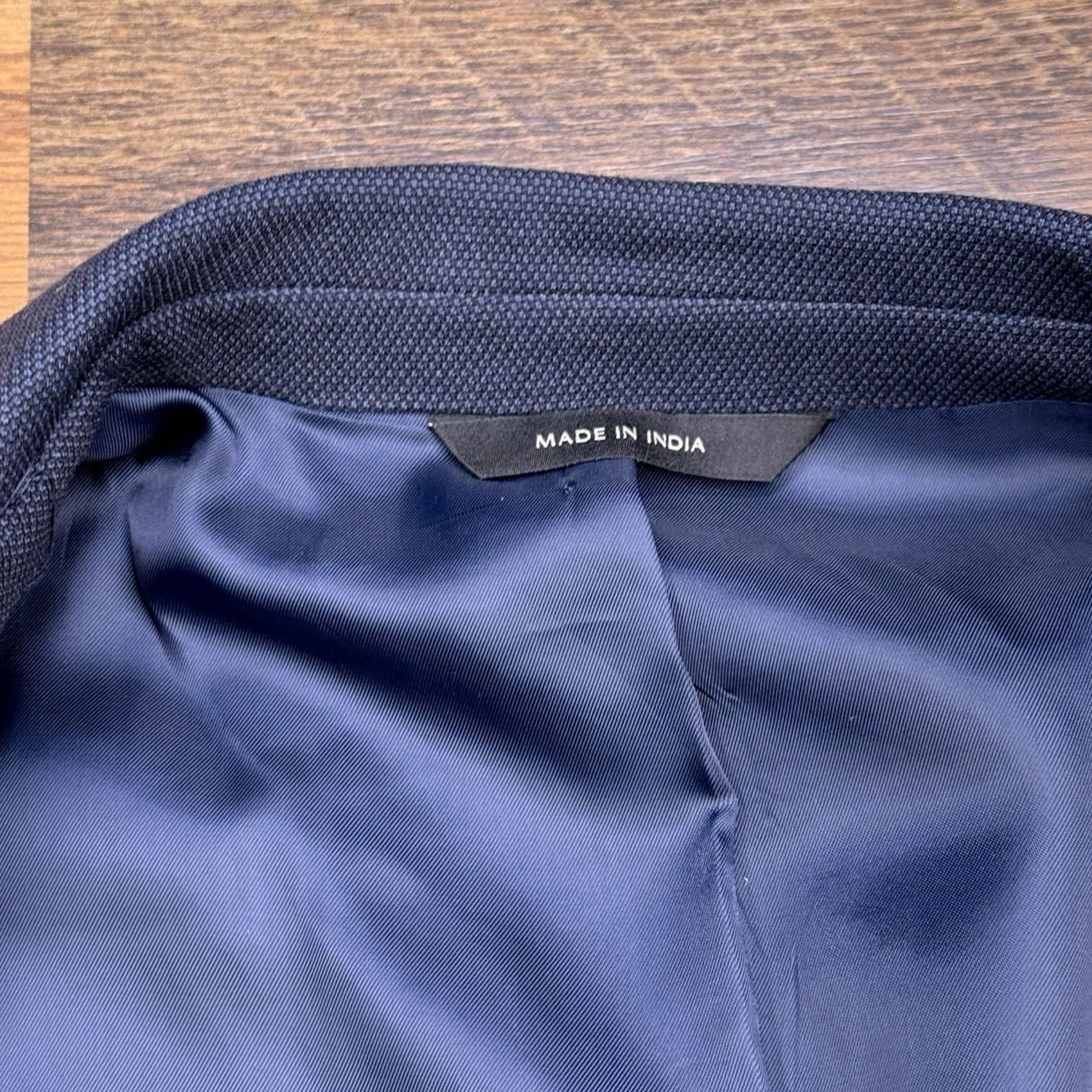 Banana Republic Banana Republic Blazer Navy Blue 42R Regular Fit Stretch Notch Lapel 2-Button Jacket Men Business Formal Winter Spring Summer Fall Bleisure Dressy Size 42R - 6 Thumbnail