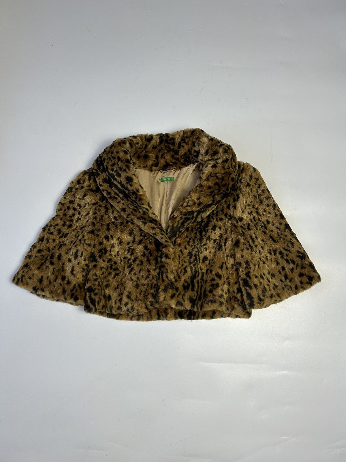 United Colors Of Benetton UNITED COLORS OF BENETTON FAUX FUR CROP TOP COAT Size S / US 4 / IT 40 - 1 Thumbnail