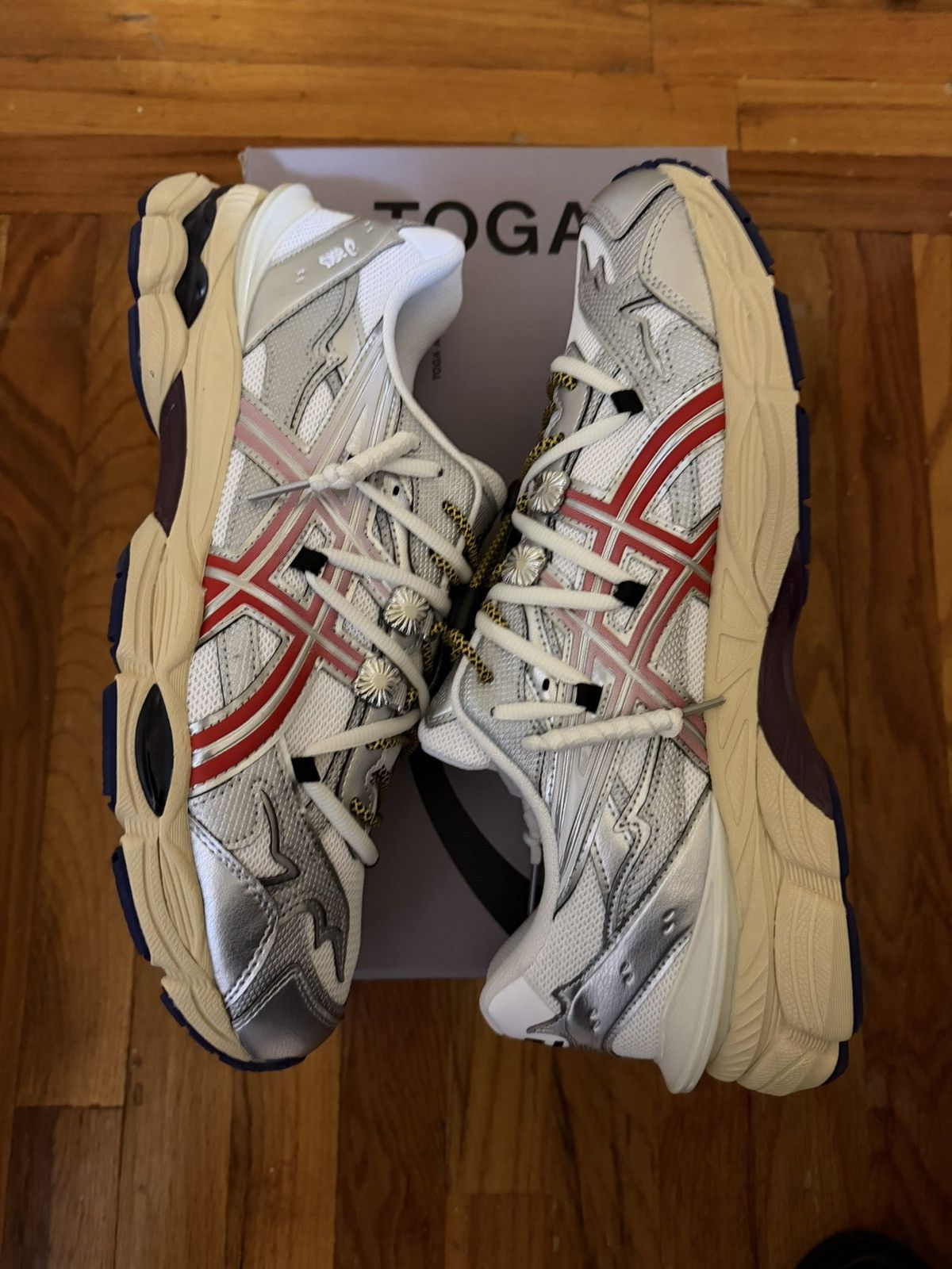 Asics TOGA x ASICS Gel Cumulus 16 TG 'White Red Pure Silver' Size US 13 / EU 46 - 7 Thumbnail