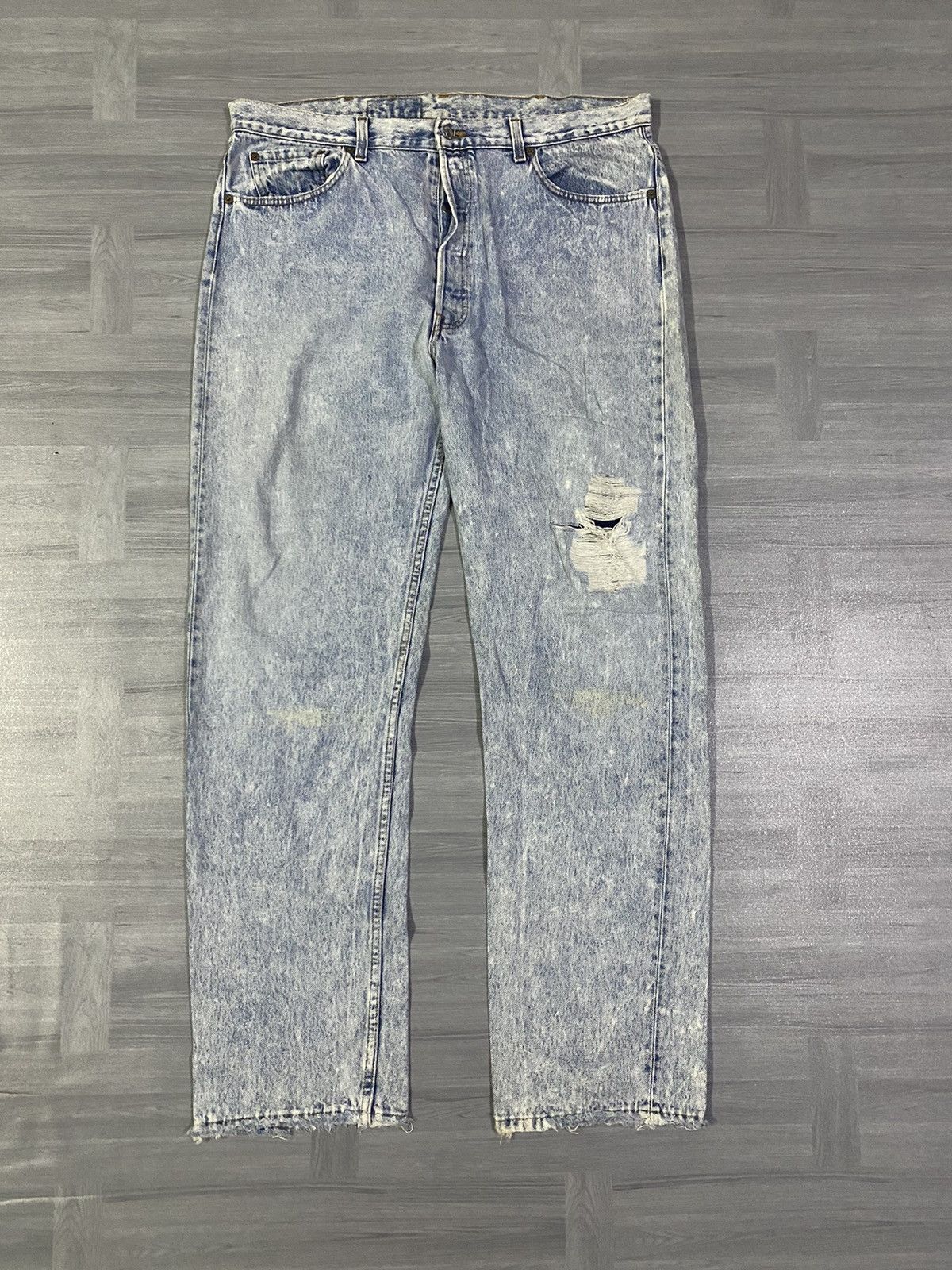 Levi's Vintage USA Levis 501 Distressed Light Wash Jeans Size US 40 / EU 56 - 1 Thumbnail