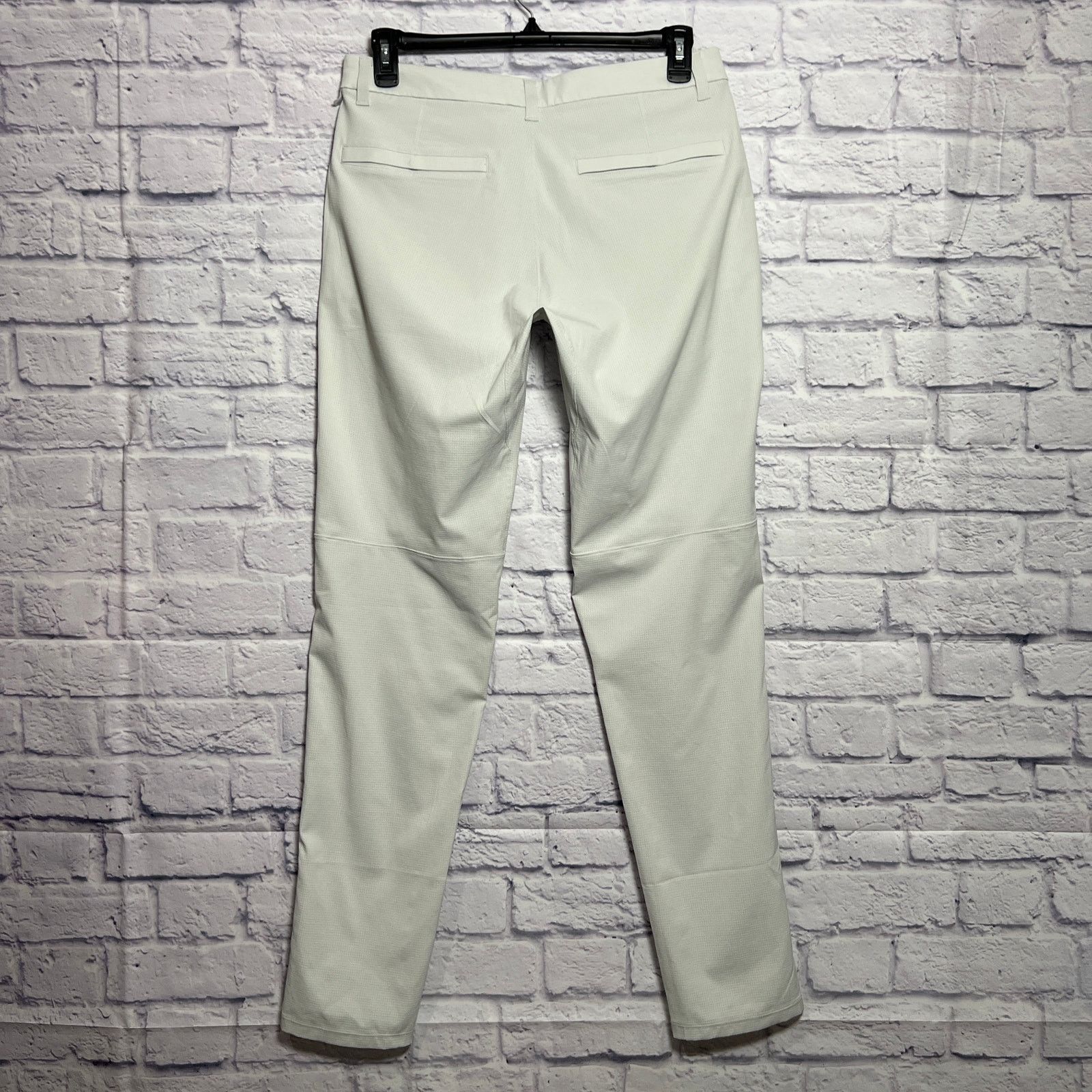 Lululemon Lululemon Commission Slim Ventlight Pant White Opal 33x33 Size US 33 - 2 Thumbnail