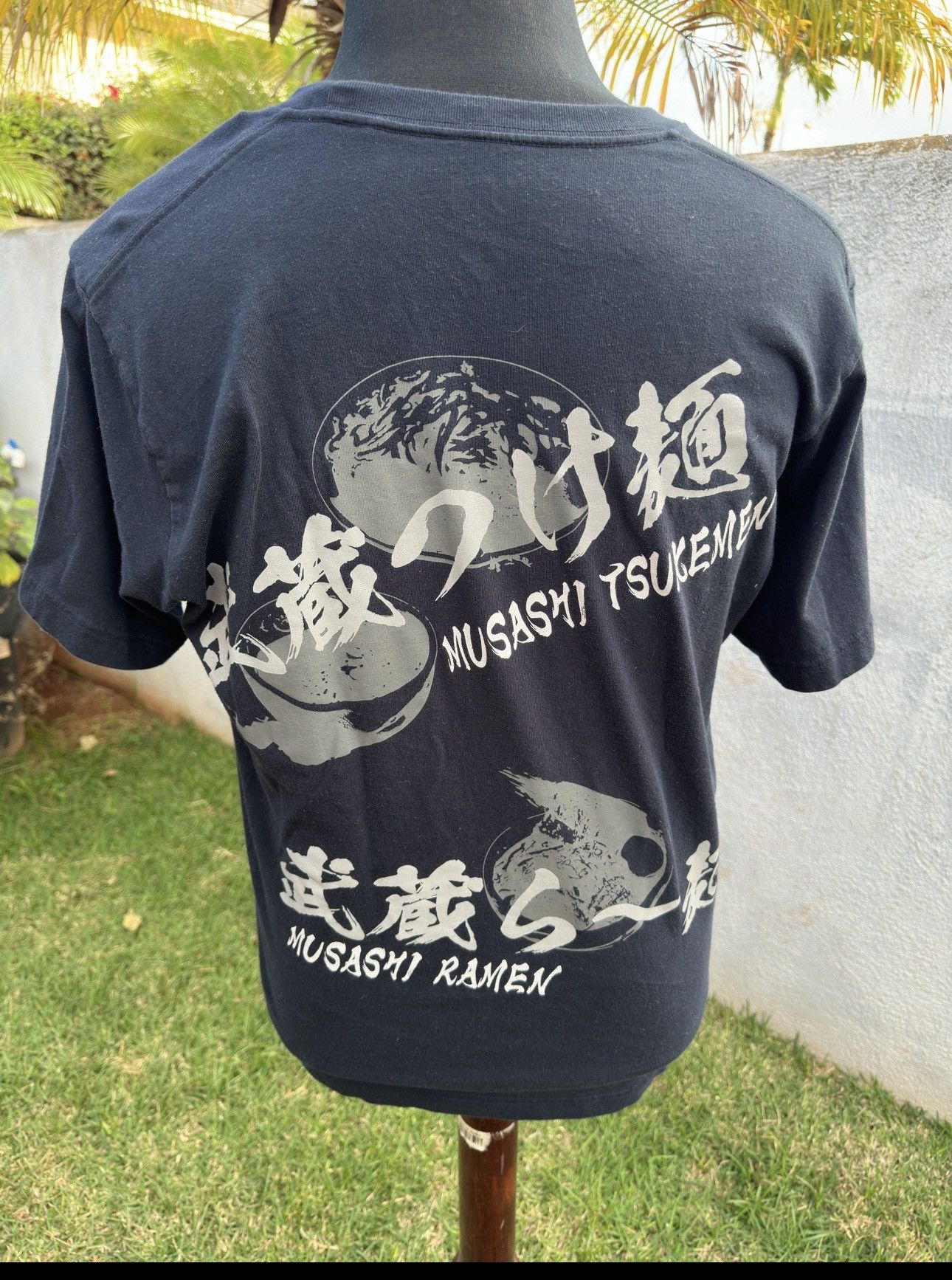 Uniqlo Uniqlo x Menya Musashi Men's XL Dark Blue T Shirt Samurai Size US XL / EU 56 / 4 - 2 Thumbnail