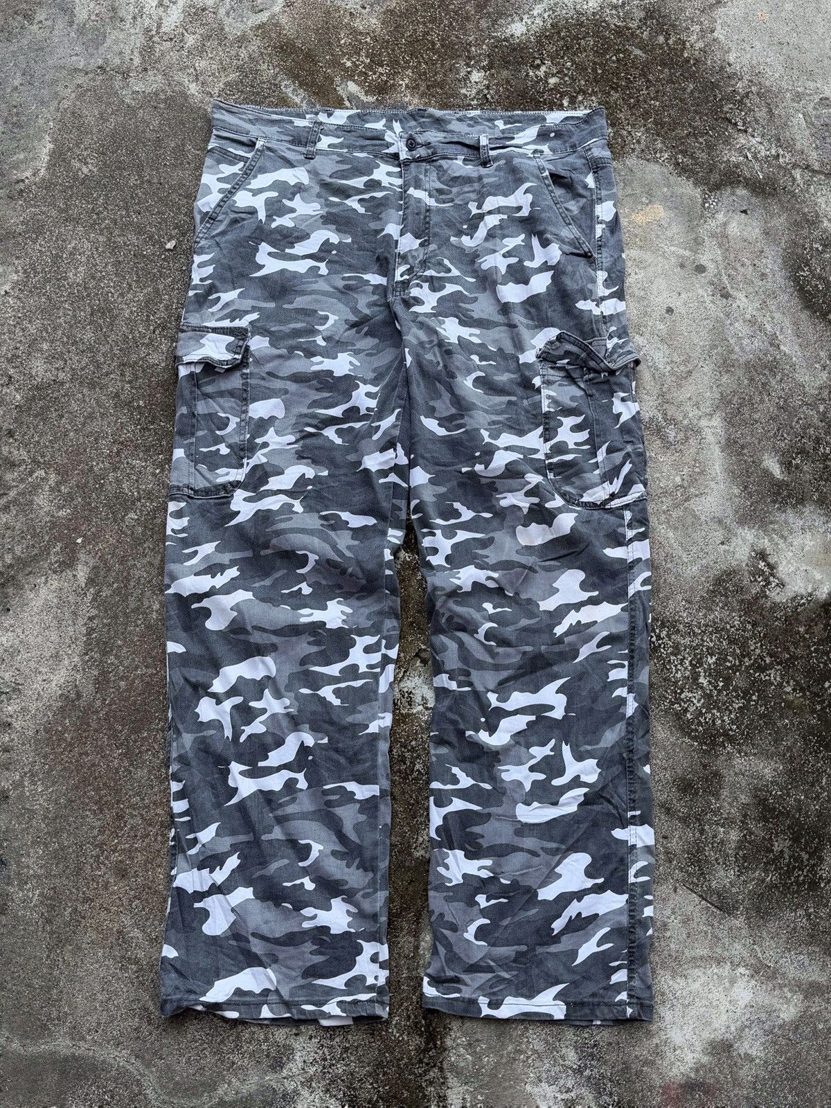 If Six Was Nine × Japanese Brand × Le Grande Bleu (L.G.B.) japanese brand camo cargo pants Size US 36 / EU 52 - 1 Thumbnail
