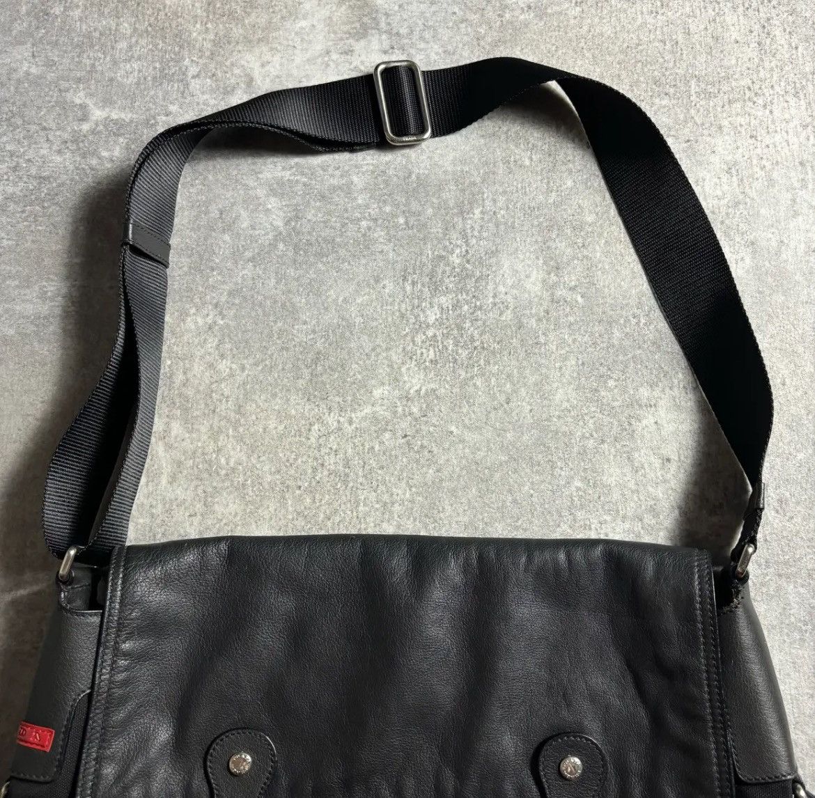 FW2000's PRADA SPORT ONE SHOULDER BAG