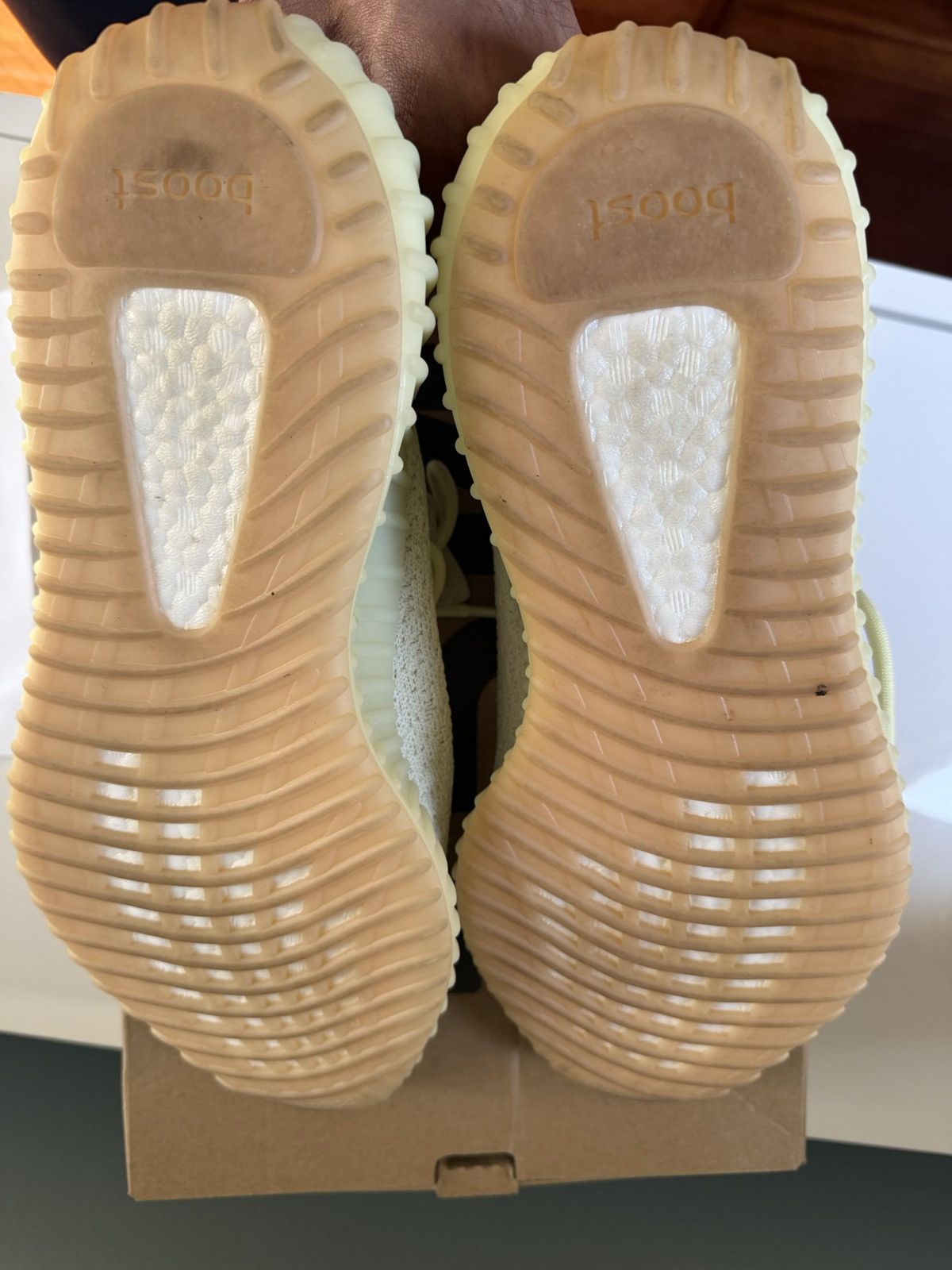Adidas Yeezy Boost 350 V2 Butter (Barely Worn) Size US 10.5 / EU 43-44 - 7 Thumbnail