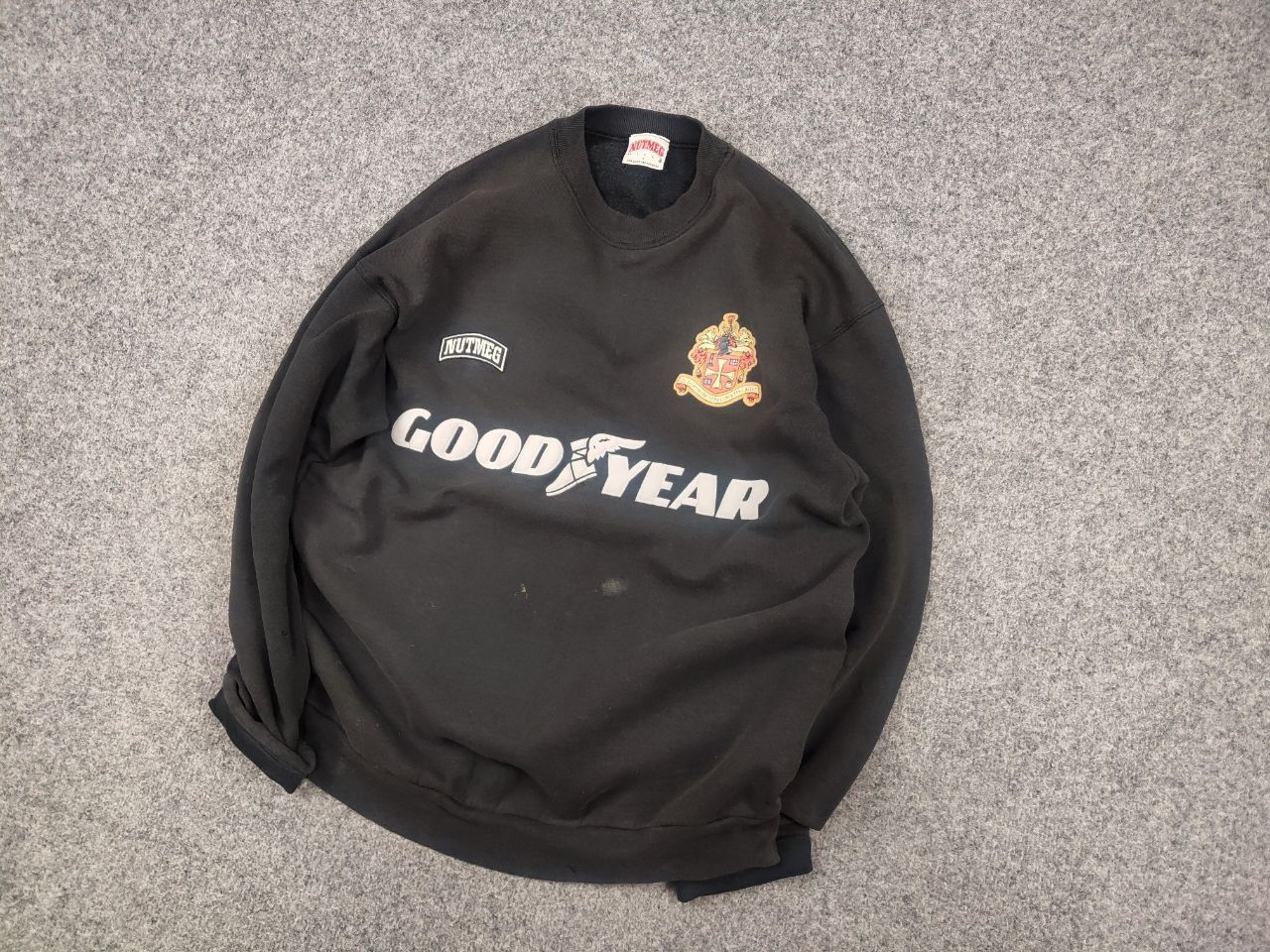 Nutmeg Rare Vintage 95's Wolverhampton Wanderers Nutmeg Sweatshirt Size US L / EU 52-54 / 3 - 3 Thumbnail