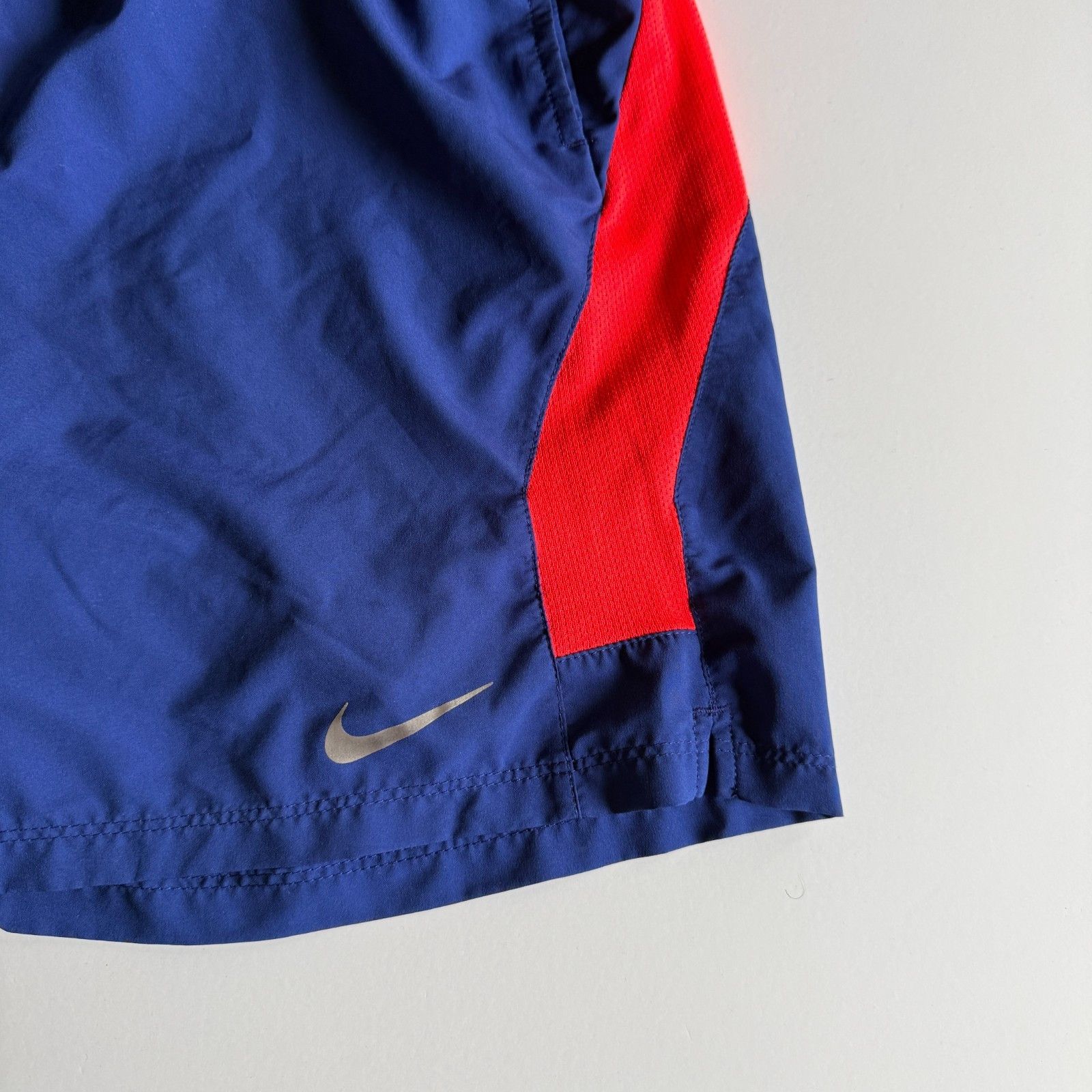 Nike NIKE Dri-FIT Blue & Red Performance Shorts - Men’s Medium Size US 32 / EU 48 - 2 Thumbnail
