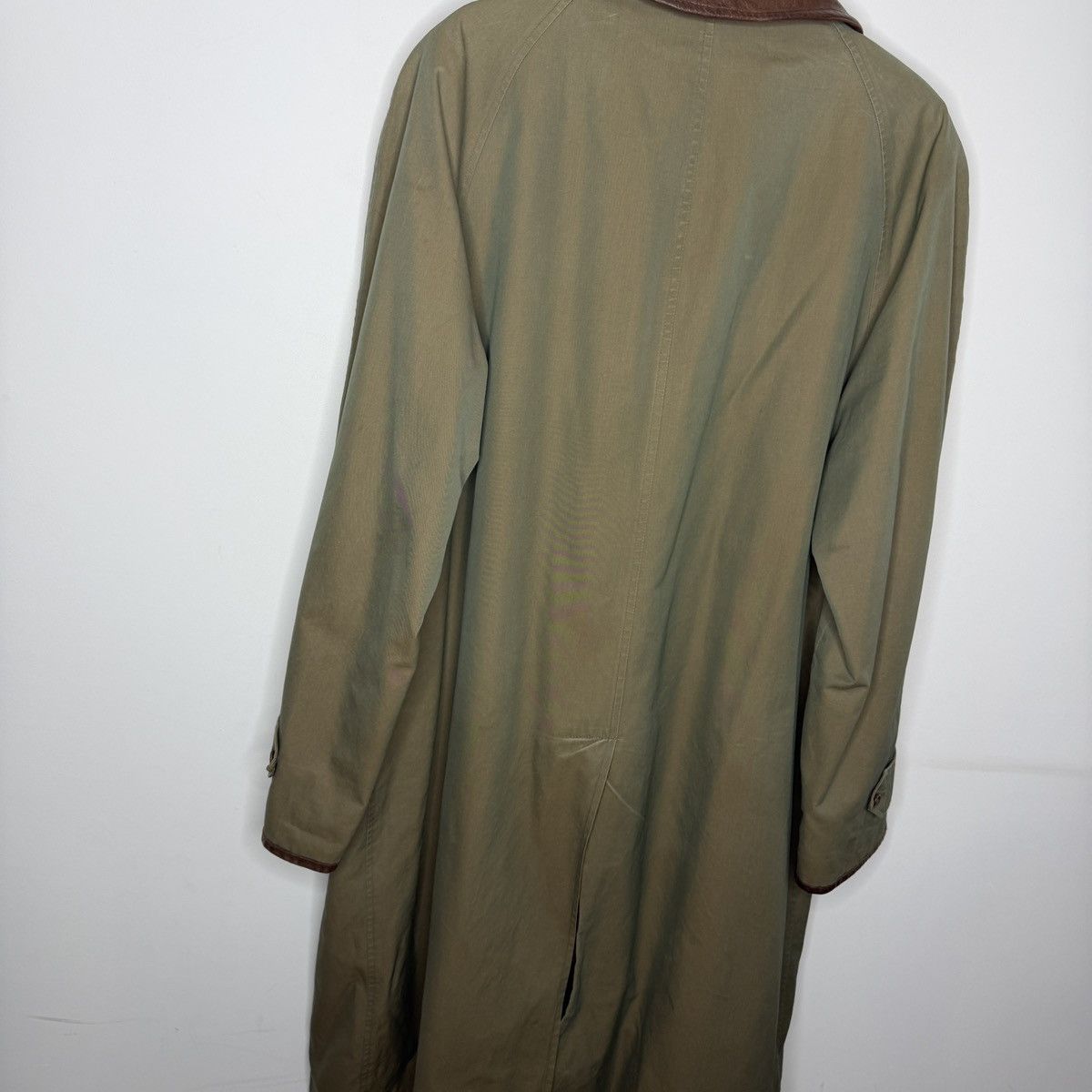 Burberry Vintage Burberry London Trench Coat Leather Collar Accents Size US L / EU 52-54 / 3 - 13 Thumbnail