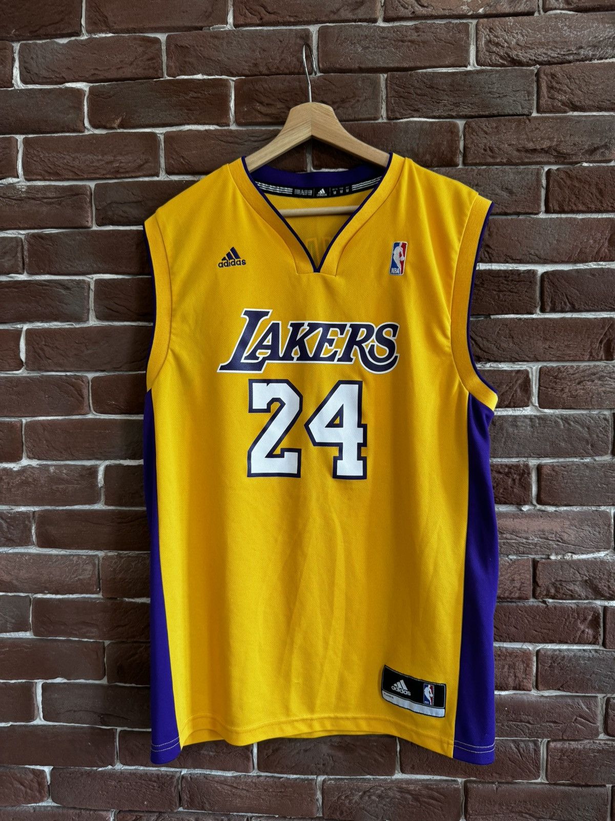 Vintage 00s Adidas LA Lakers 24 Bryant Basketball NBA Jersey