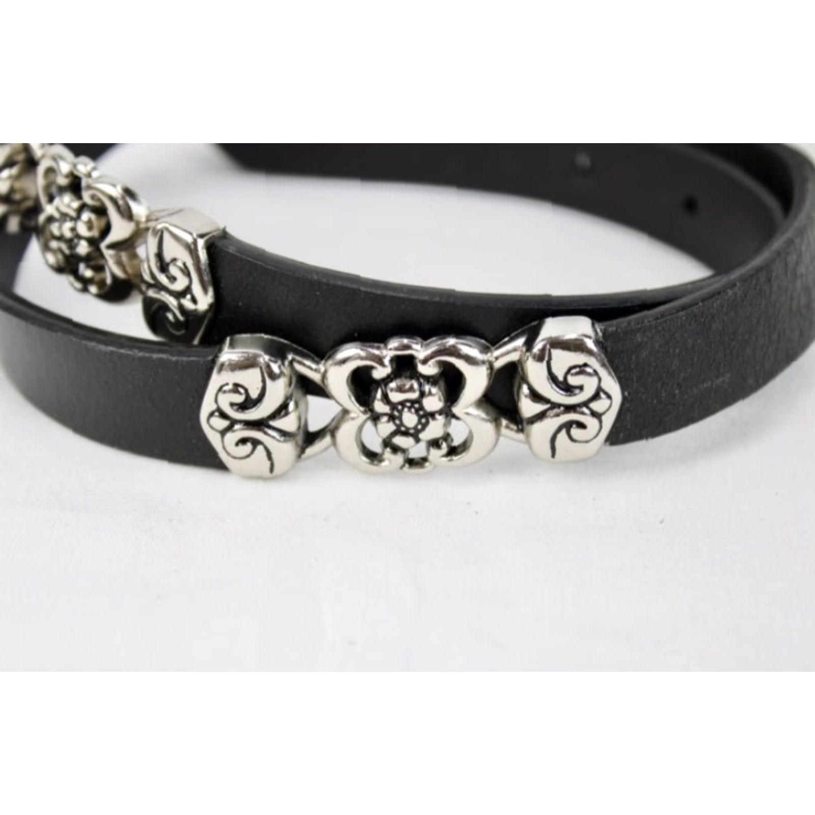 Vintage VINTAGE 2 Leather Belts Silver Tone floral links Black & Brown Womens size M/L Size ONE SIZE - 3 Thumbnail