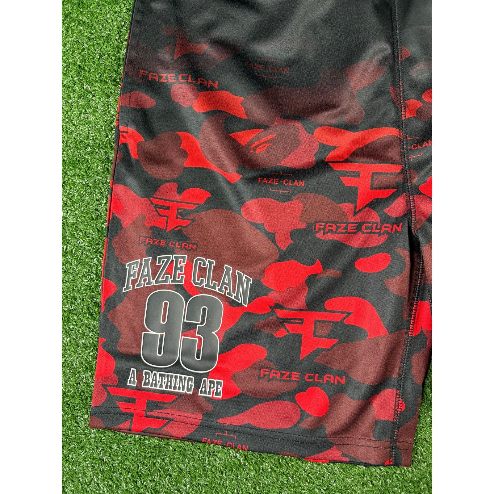 Bape Bape X Faze Clan Red Camo Game Shorts Size Large Size US L / EU 52-54 / 3 - 3 Thumbnail