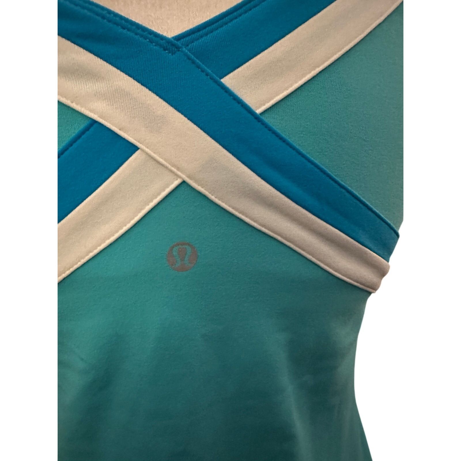 Lululemon Lululemon Tank Top with Built in Bra, Size Small Size S / US 4 / IT 40 - 5 Thumbnail