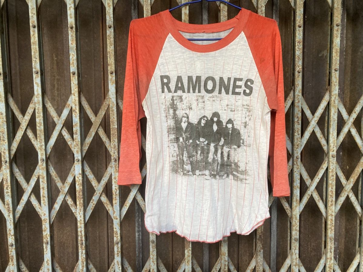 Other Vintage T-shirt Ramones Two Tone Size US M / EU 48-50 / 2 - 1 Thumbnail