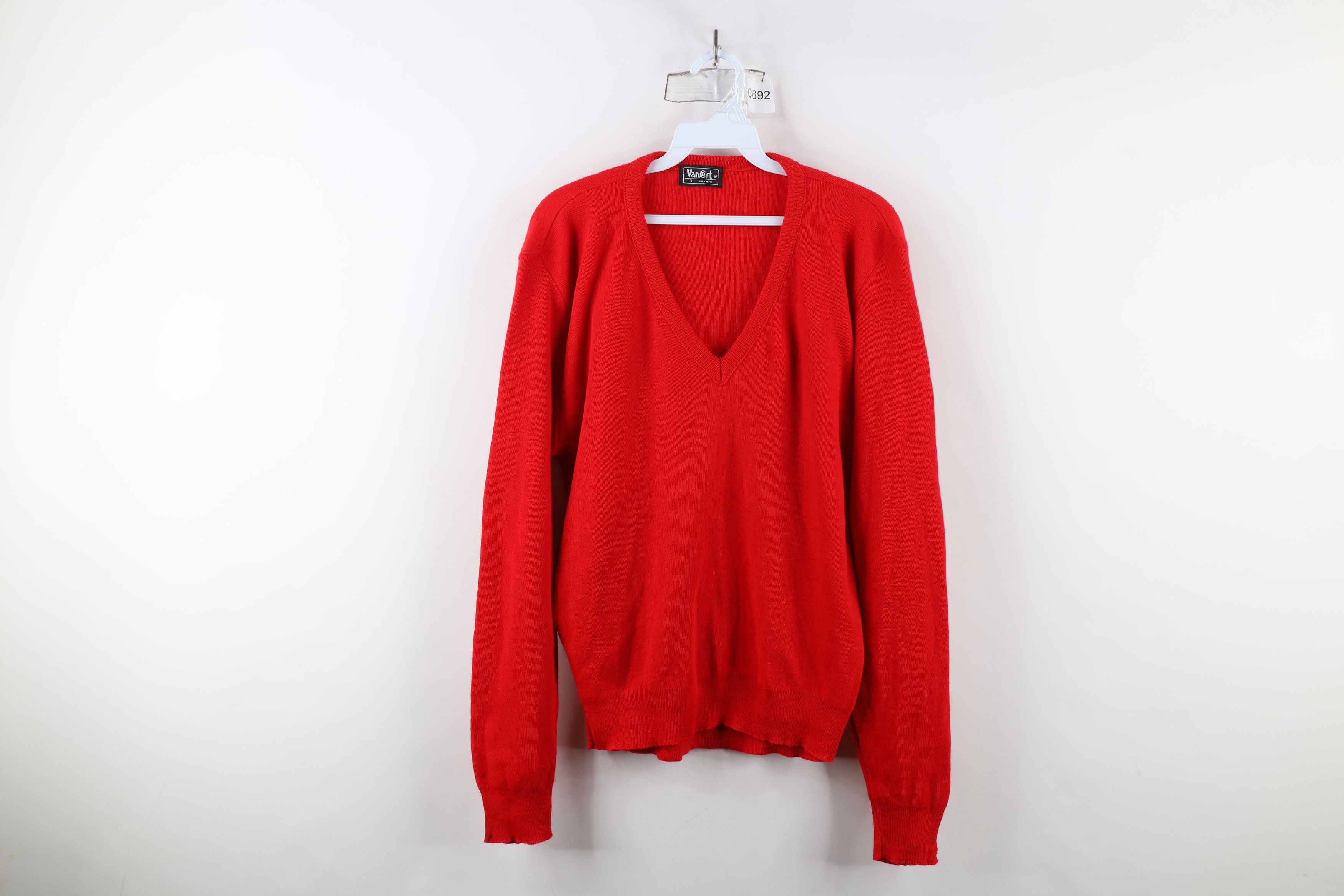Vintage Vintage 70s Streetwear Soft Knit V-Neck Sweater Red USA Size US S / EU 44-46 / 1 - 1 Thumbnail