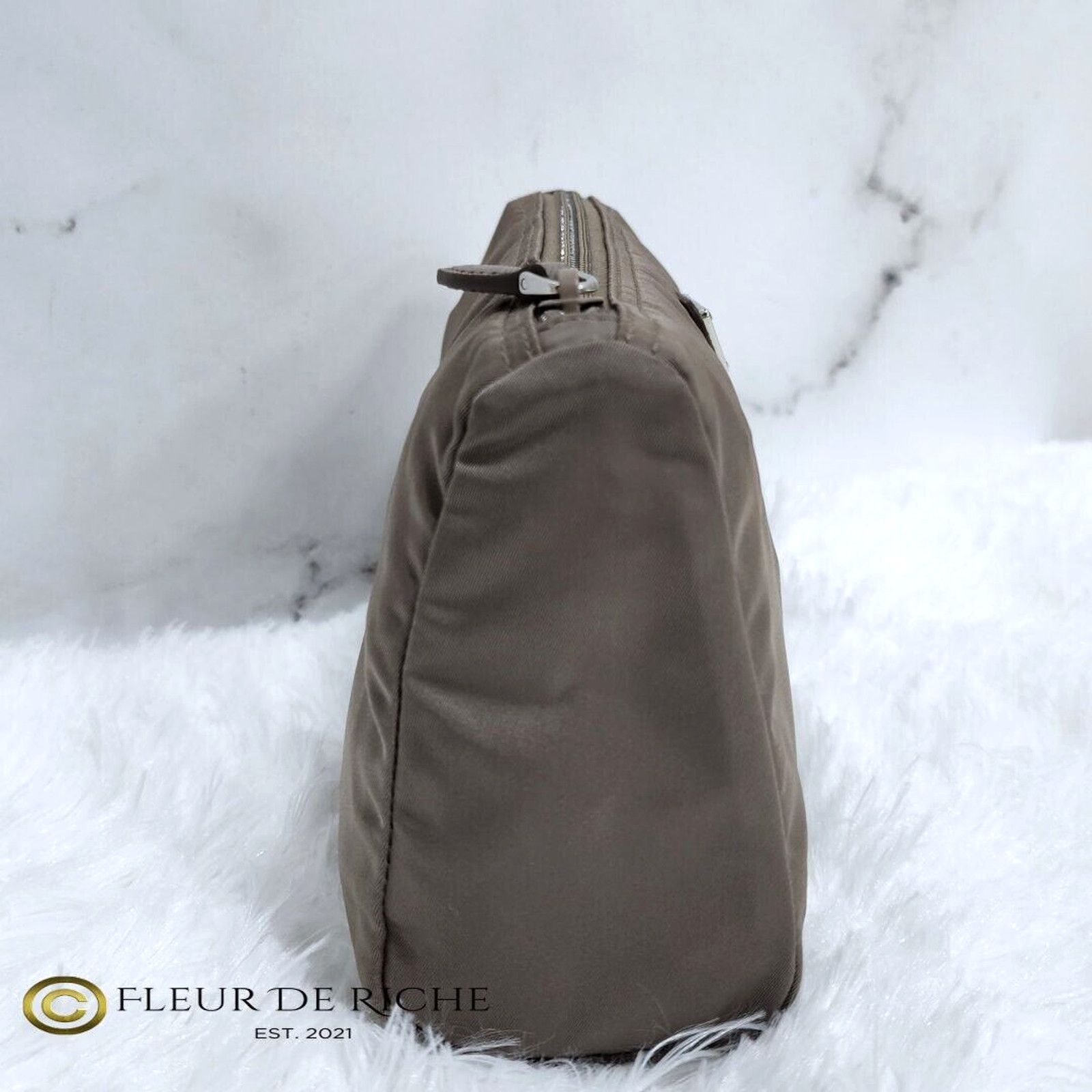 Prada Prada Necessaire Tessuto Nylon Small Toiletry Clutch Gray Size ONE SIZE - 4 Thumbnail
