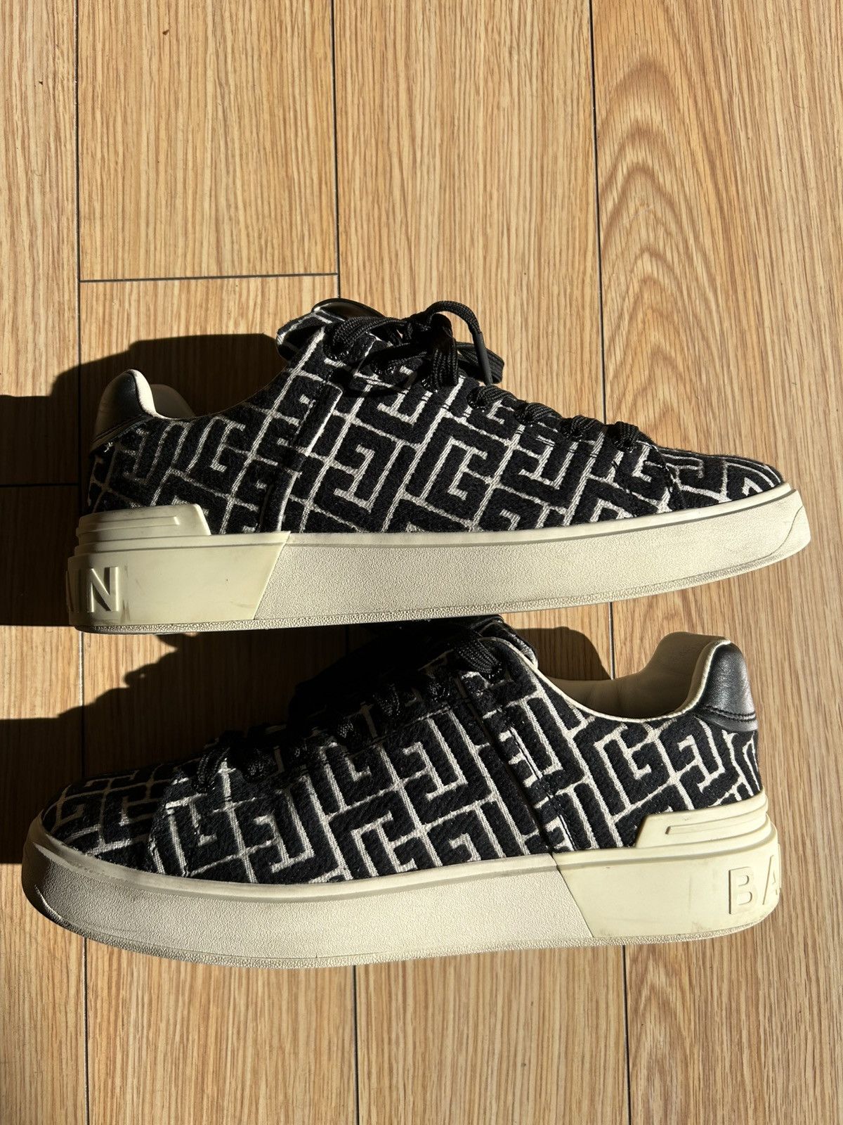 Balmain Balmain B-Court Monogram Size US 10 / EU 43 - 1 Thumbnail