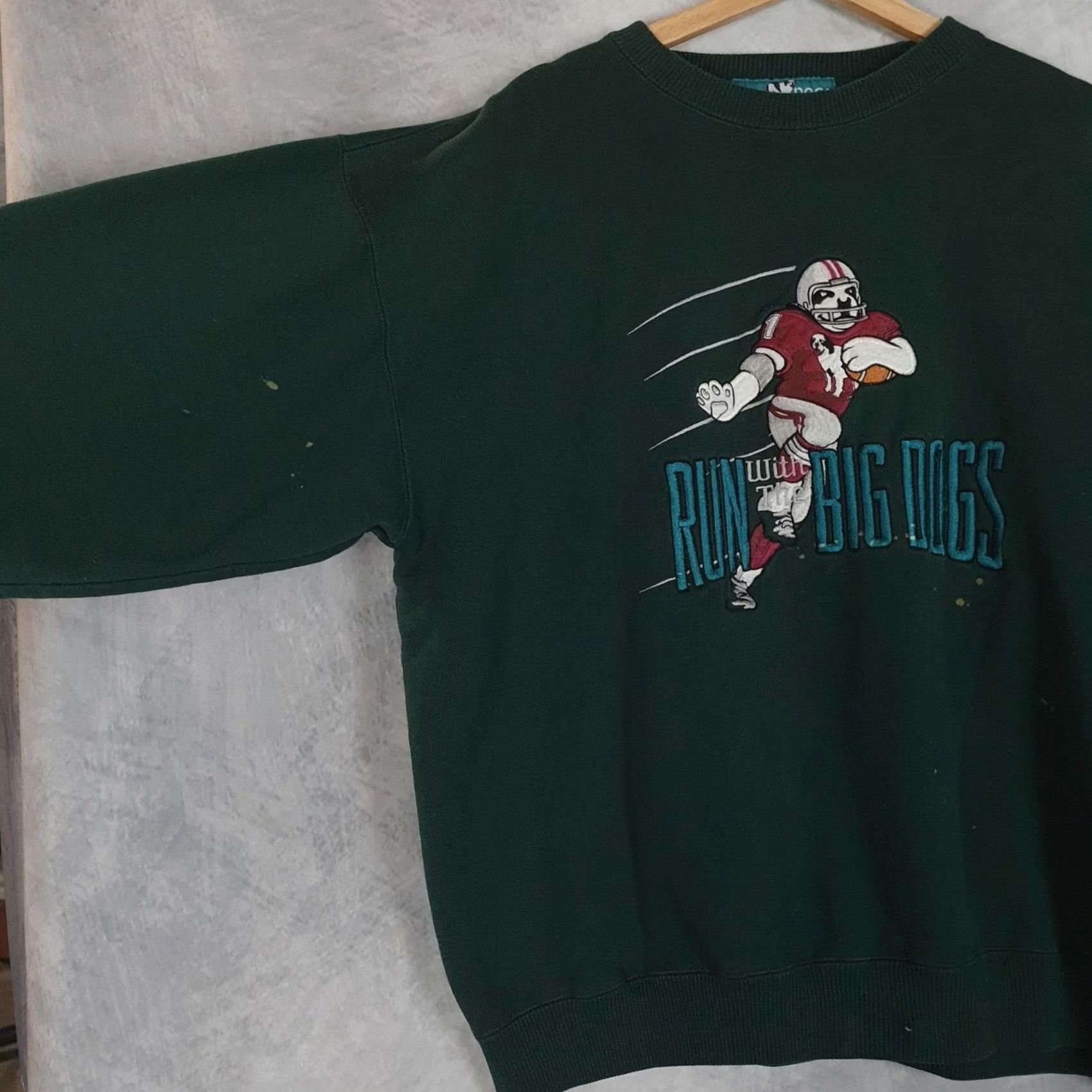 Big Dogs VINTAGE Big Dogs Sweatshirt Mens XL Green Crewneck 90s 2000s Graphic Football Dog Run With The Big Dogs SVG Size US XL / EU 56 / 4 - 5 Thumbnail