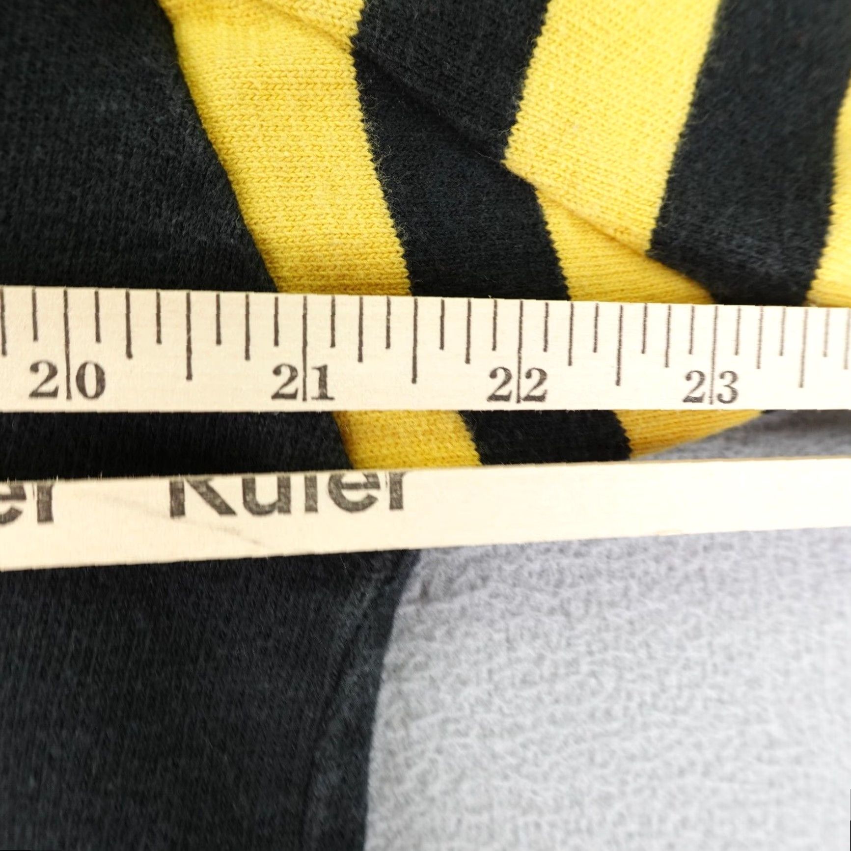 Vintage VINTAGE Maxmore Rugby Polo Shirt Mens Medium Black Yellow Stripes 90s Team Logo Embroidered Polo Shirt Mens M Black, White, Yellow, Striped 90s Rugby Size US M / EU 48-50 / 2 - 6 Thumbnail