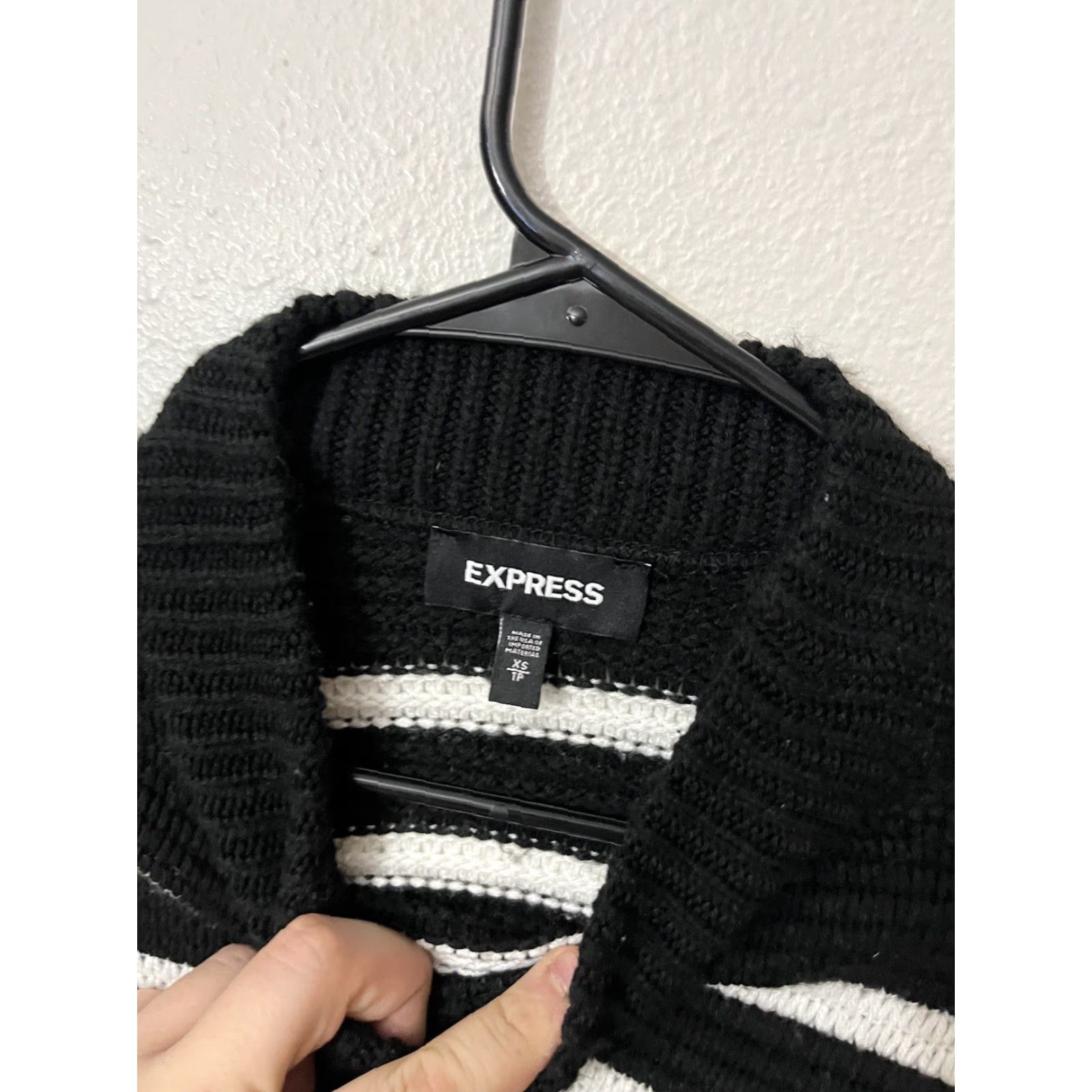 Express Express Womens XS Black & White Striped Knit Crop Sweater Chunky Mock Neck Pullover Long Sleeve Size XS / US 0-2 / IT 36-38 - 2 Thumbnail
