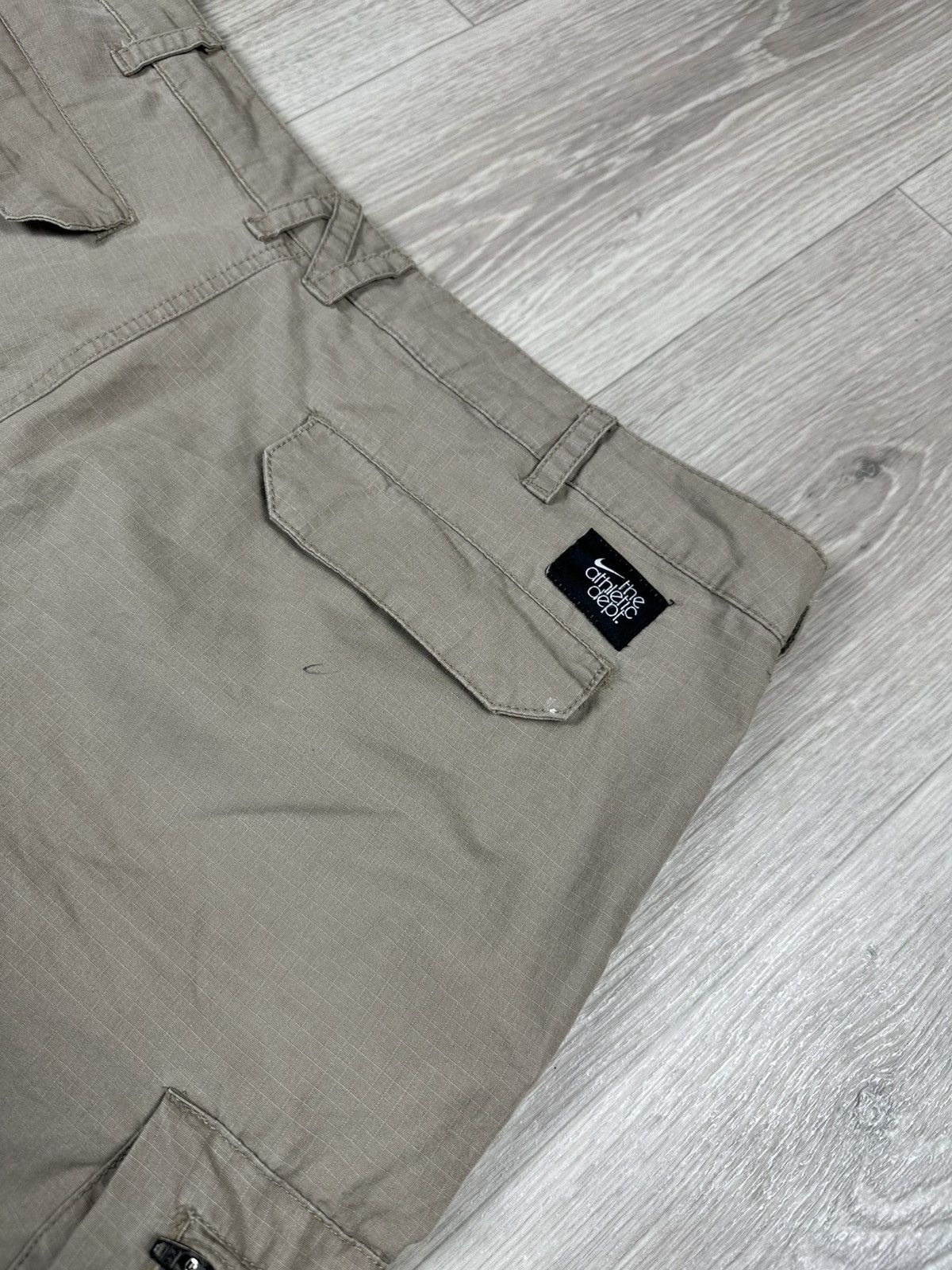 Nike Vintage Nike Cargo Y2K Beige Shorts Size 36 Size US 36 / EU 52 - 5 Thumbnail