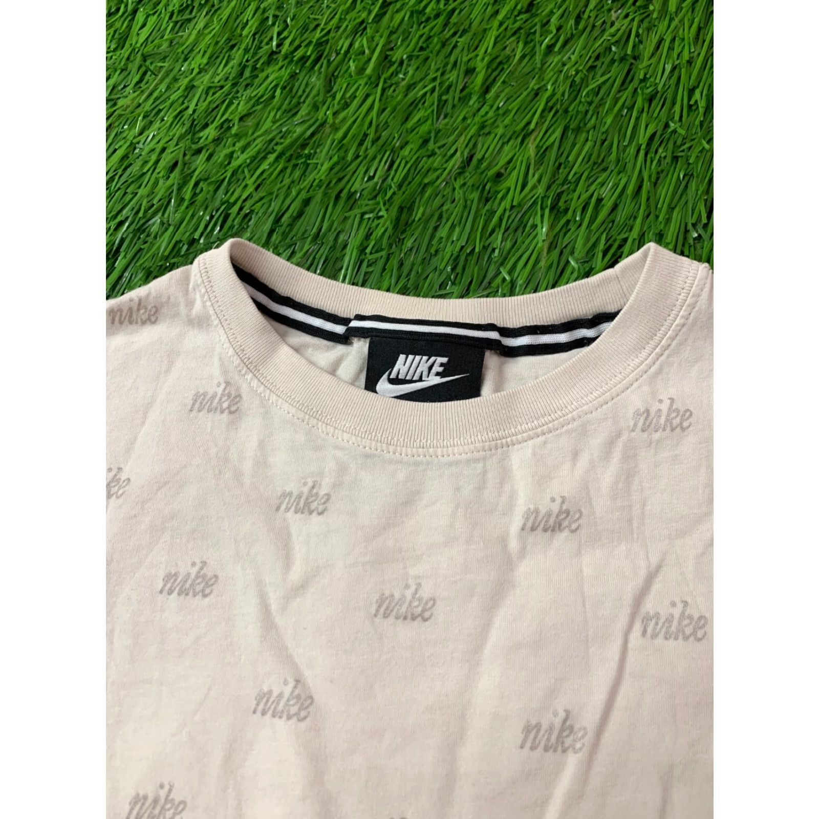 Nike Nike Shirt Women Slim Short Sleeve T-Shirt 2018 Size S White Casual Jersey Knit Size S / US 4 / IT 40 - 3 Thumbnail