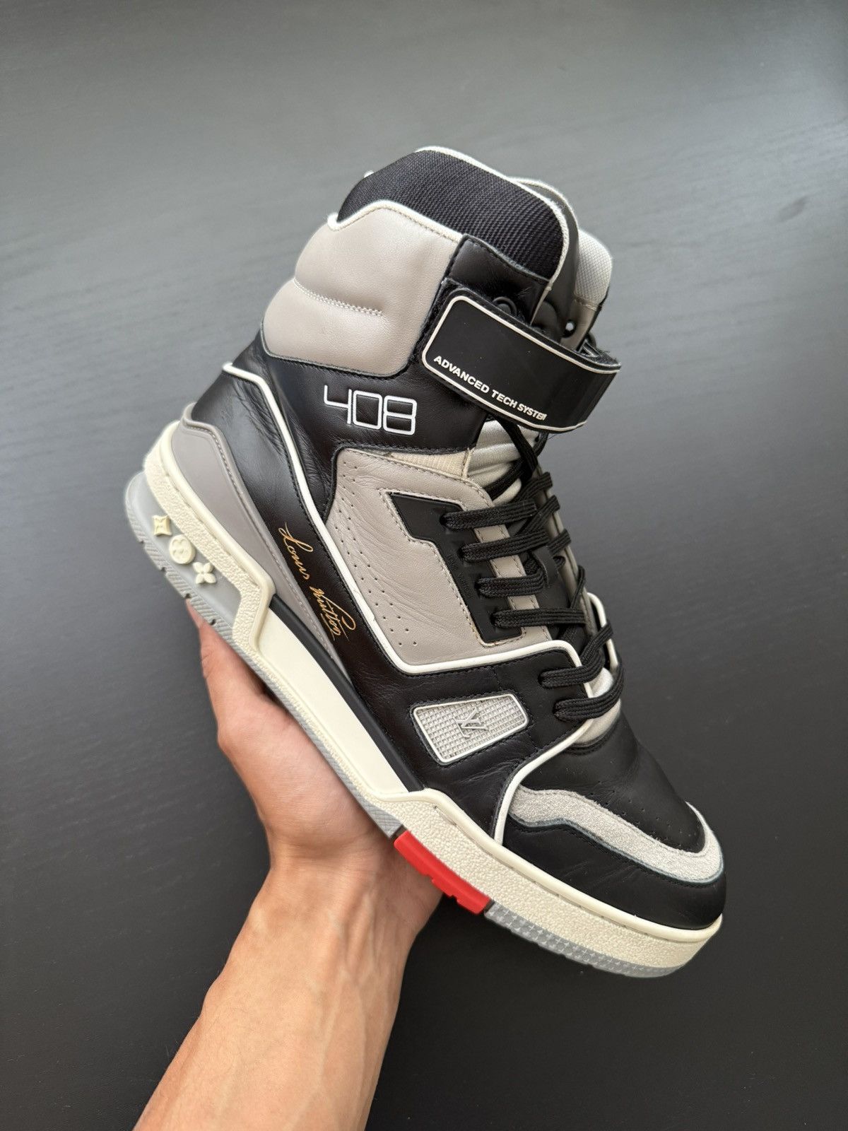 Louis Vuitton Louis Vuitton Trainer Sneaker by Virgil Abloh Size US 7 / EU 40 - 1 Thumbnail