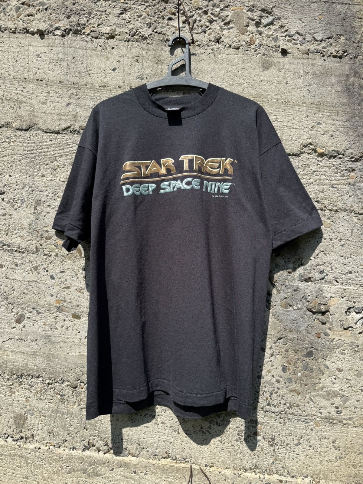 Vintage Vintage 1993 Star Treck Deep Space Nine Singlestitch Tee Size US XL / EU 56 / 4 - 1 Thumbnail