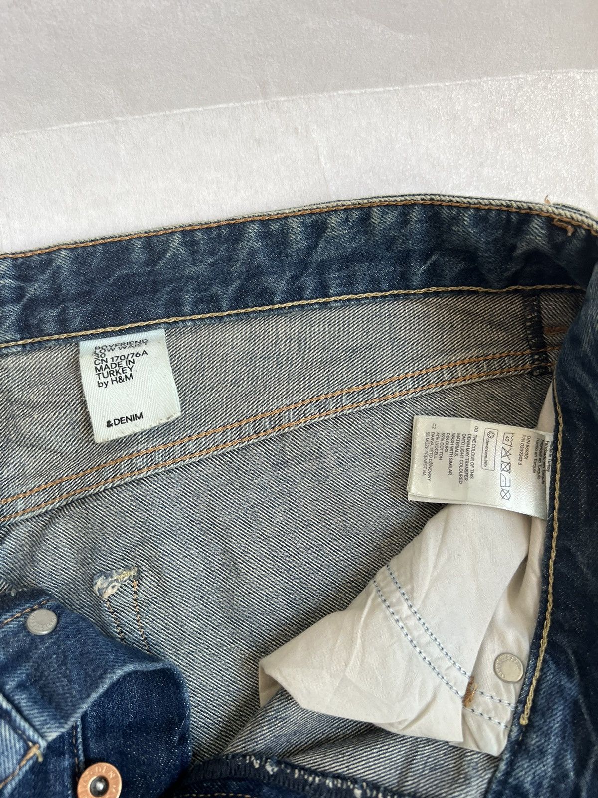 H&M &Denim H&M Skinny Boyfriend Fit Acid Wash Distressed Denim Size US 36 / EU 52 - 8 Thumbnail
