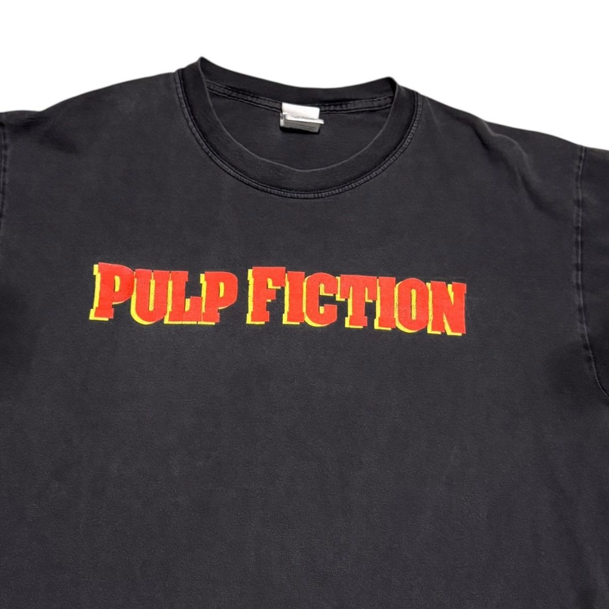 Gildan 2000s Gildan Pulp Fiction Bring out the Gimp Shirt Men's L Size US L / EU 52-54 / 3 - 4 Thumbnail