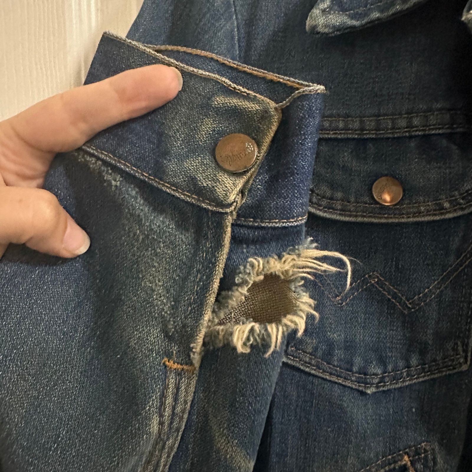 Wrangler RARE Vintage Wrangler 60s 70s Distressed Denim Jacket sz 36 Size US S / EU 44-46 / 1 - 7 Thumbnail