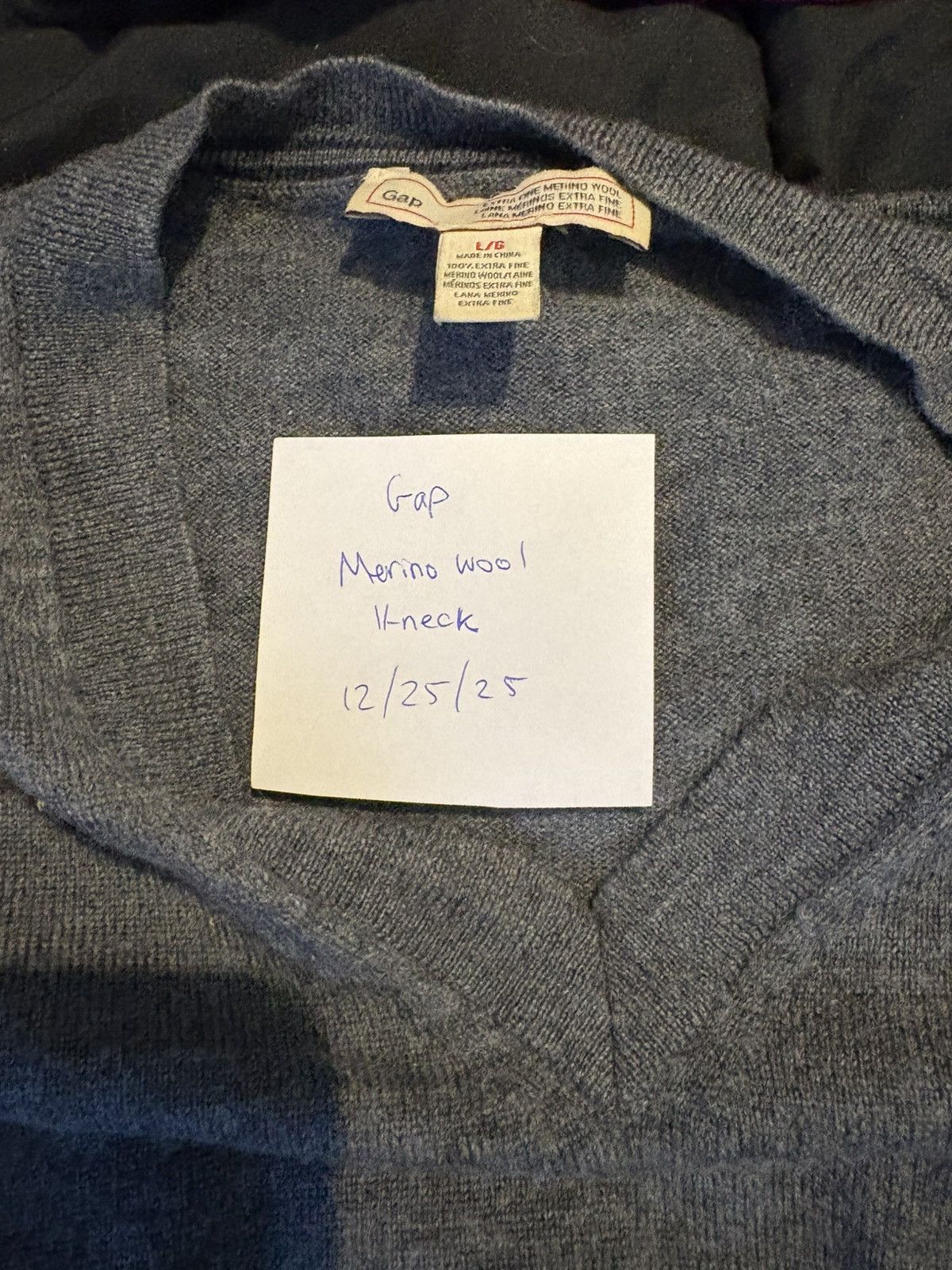Gap Gap extra fine merino wool v neck Size US L / EU 52-54 / 3 - 3 Thumbnail