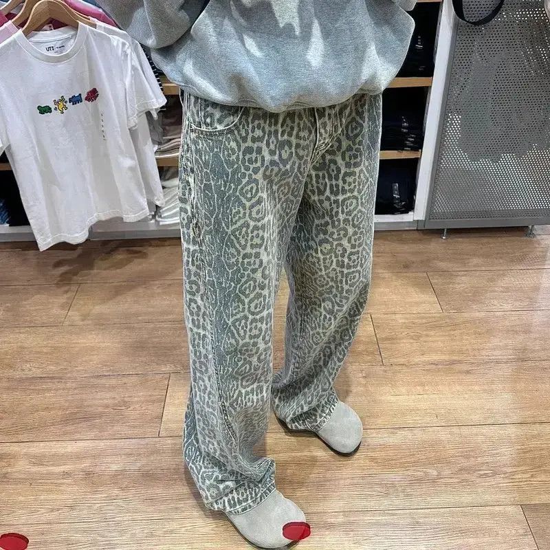 Japanese Brand Retro loose straight leg leopard print jeans Size US 32 / EU 48 - 1 Thumbnail