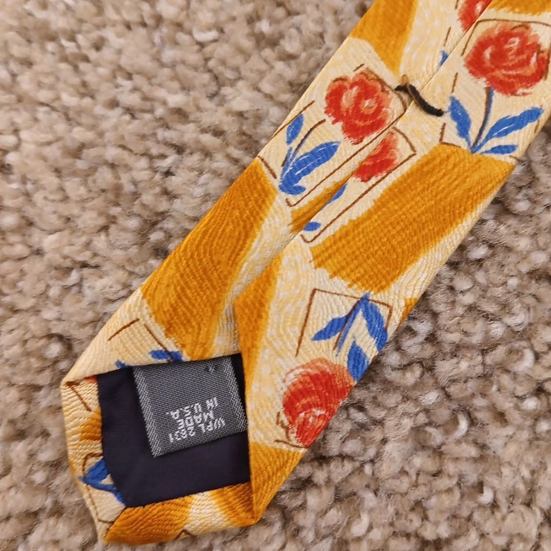 Jos. A. Bank Jos. A. Bank Necktie Silk Gold Floral USA Made 56" Tie Men Vintage No Short 56" Silk Gold Floral Pointed Classic Width Size ONE SIZE - 4 Thumbnail