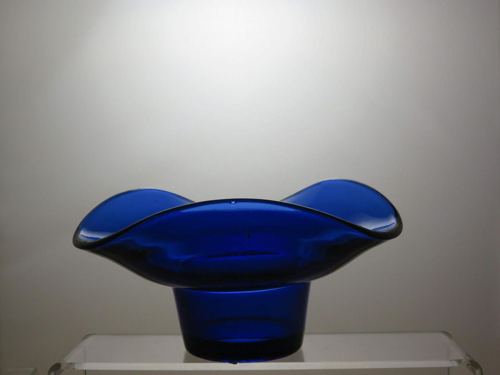 The Unbranded Brand Vintage Rare Glass Blue Bowl 3 1/3" Size ONE SIZE - 4 Thumbnail